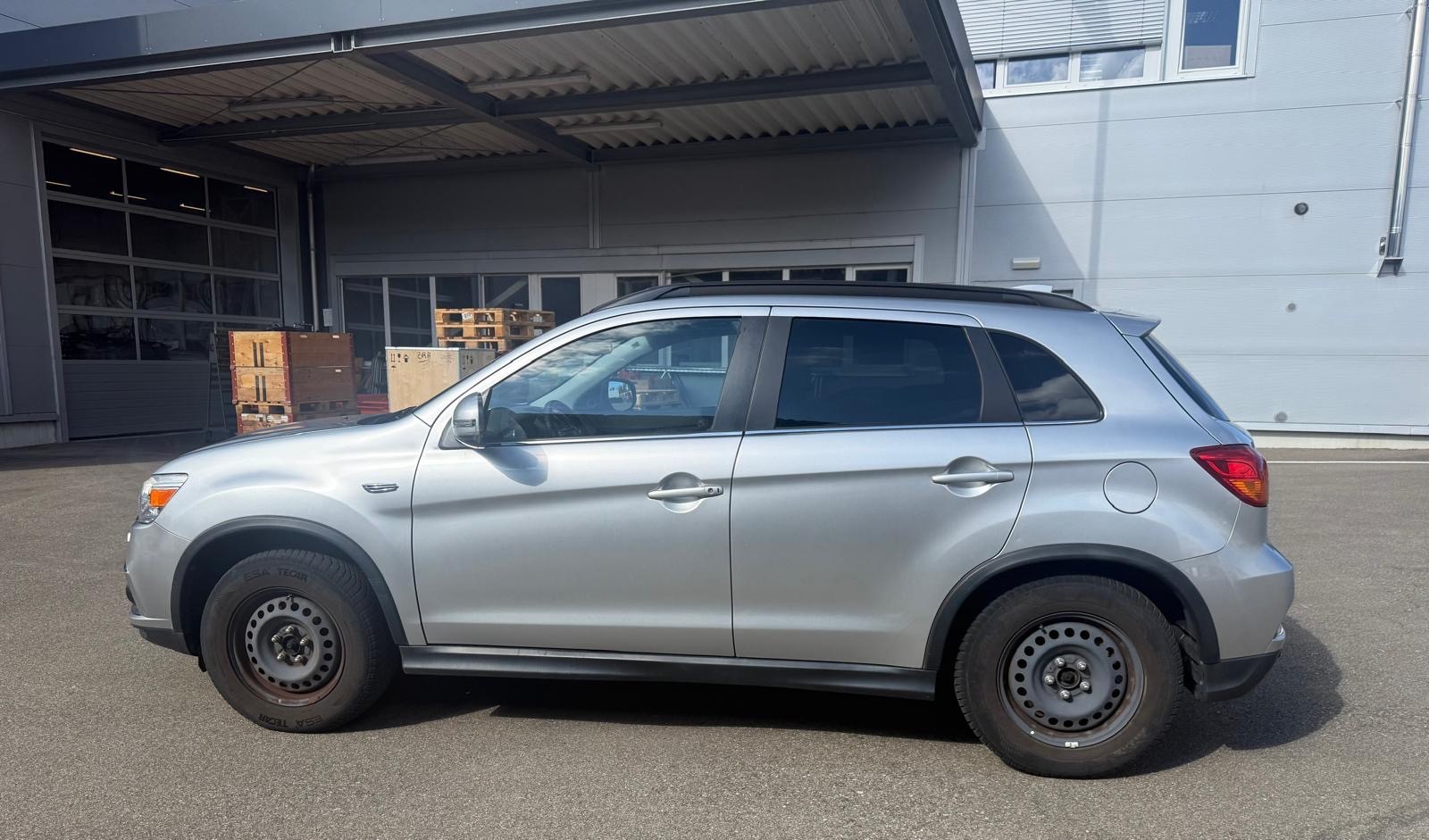 MITSUBISHI ASX 2.2 DID Diamond 4WD Automatic-image-4