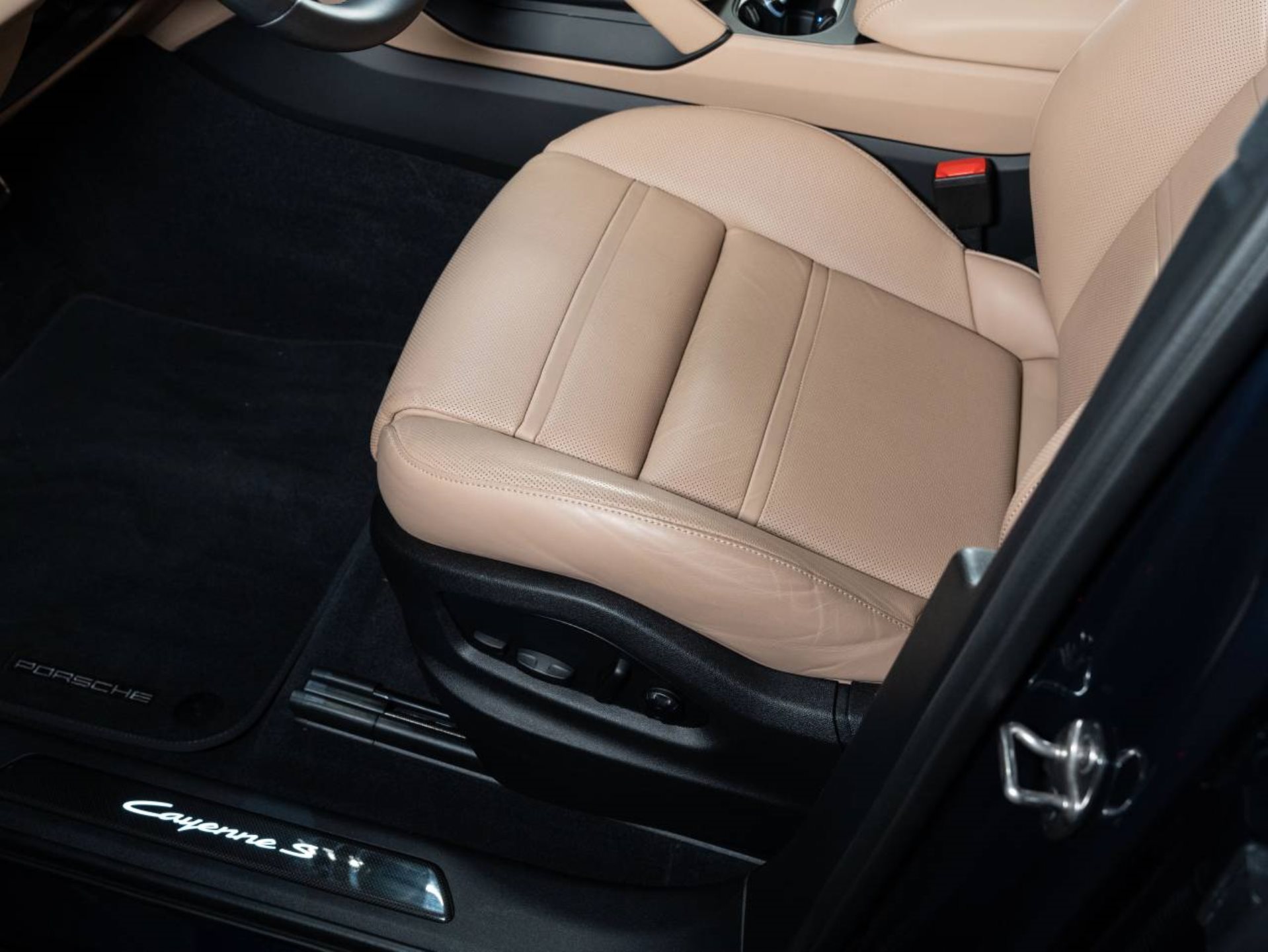 PORSCHE Cayenne S Coupé-image-20