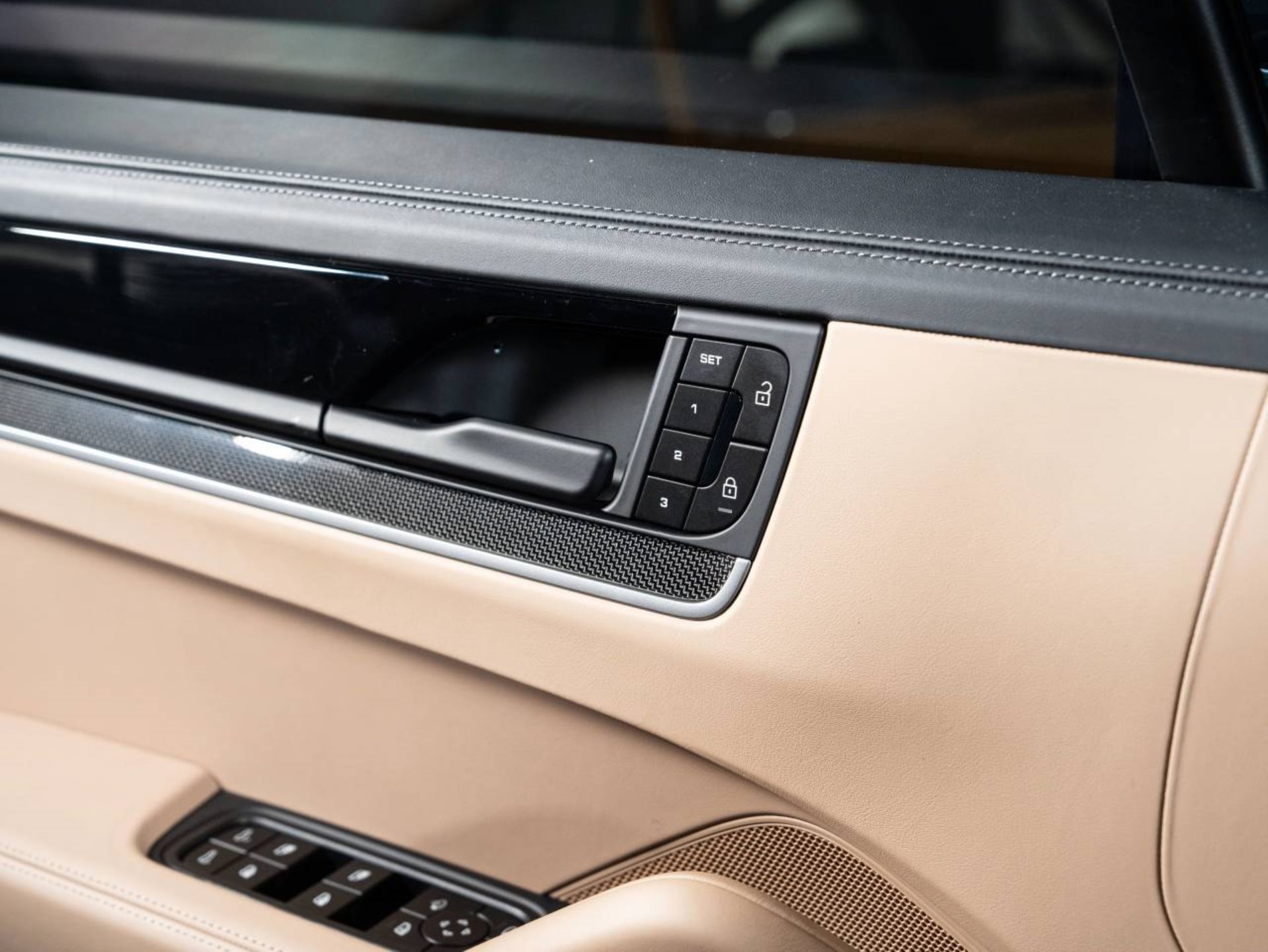 PORSCHE Cayenne S Coupé-image-13