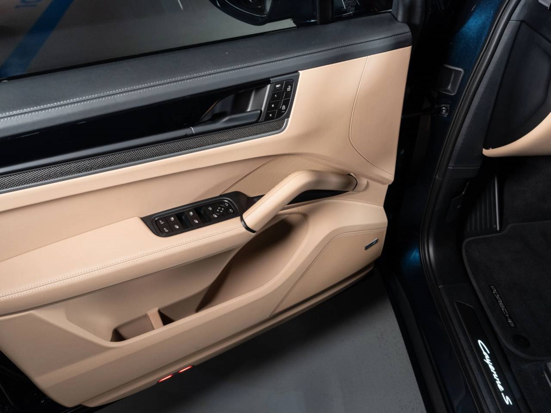 PORSCHE Cayenne S Coupé-image-6