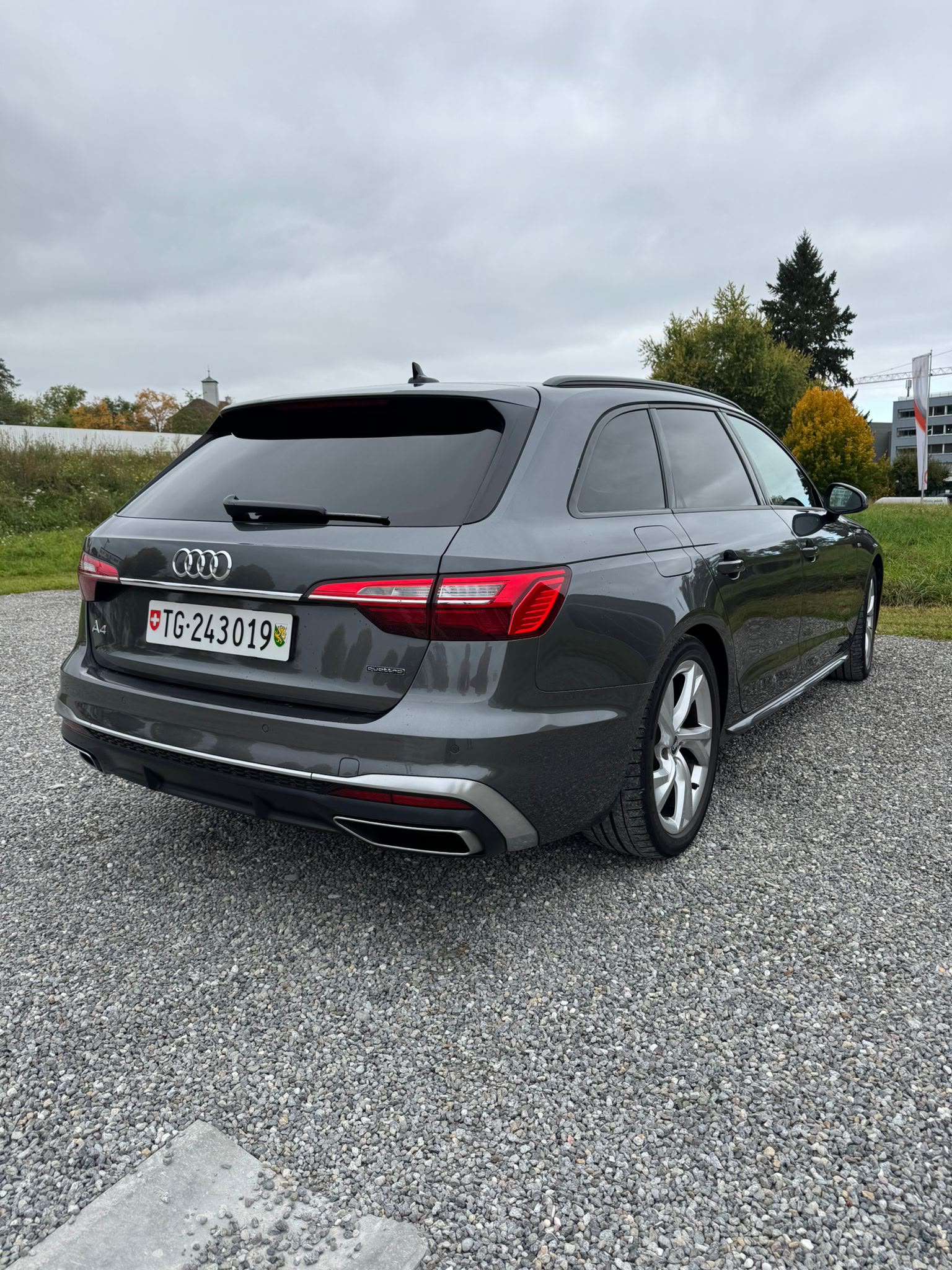 AUDI 2.0 40 TFSI S Line quattro S-Tronic-image-2
