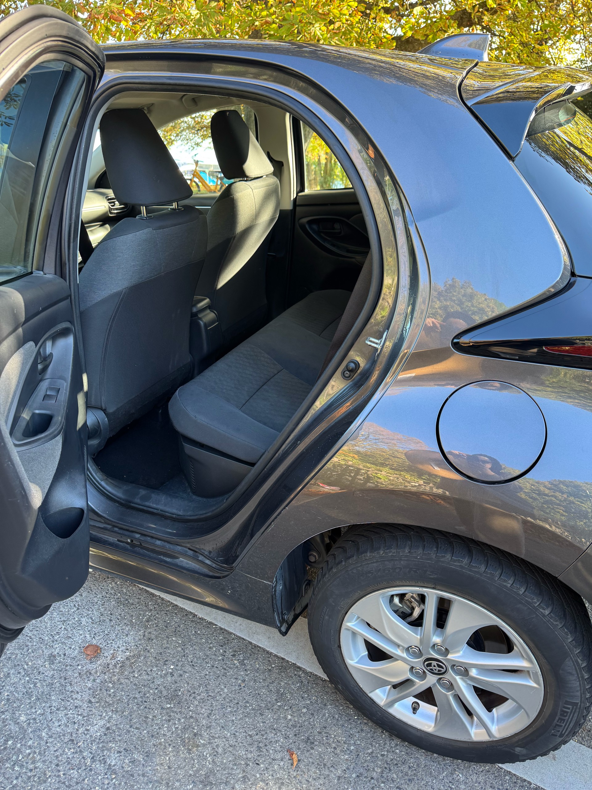 TOYOTA YARIS-image-9