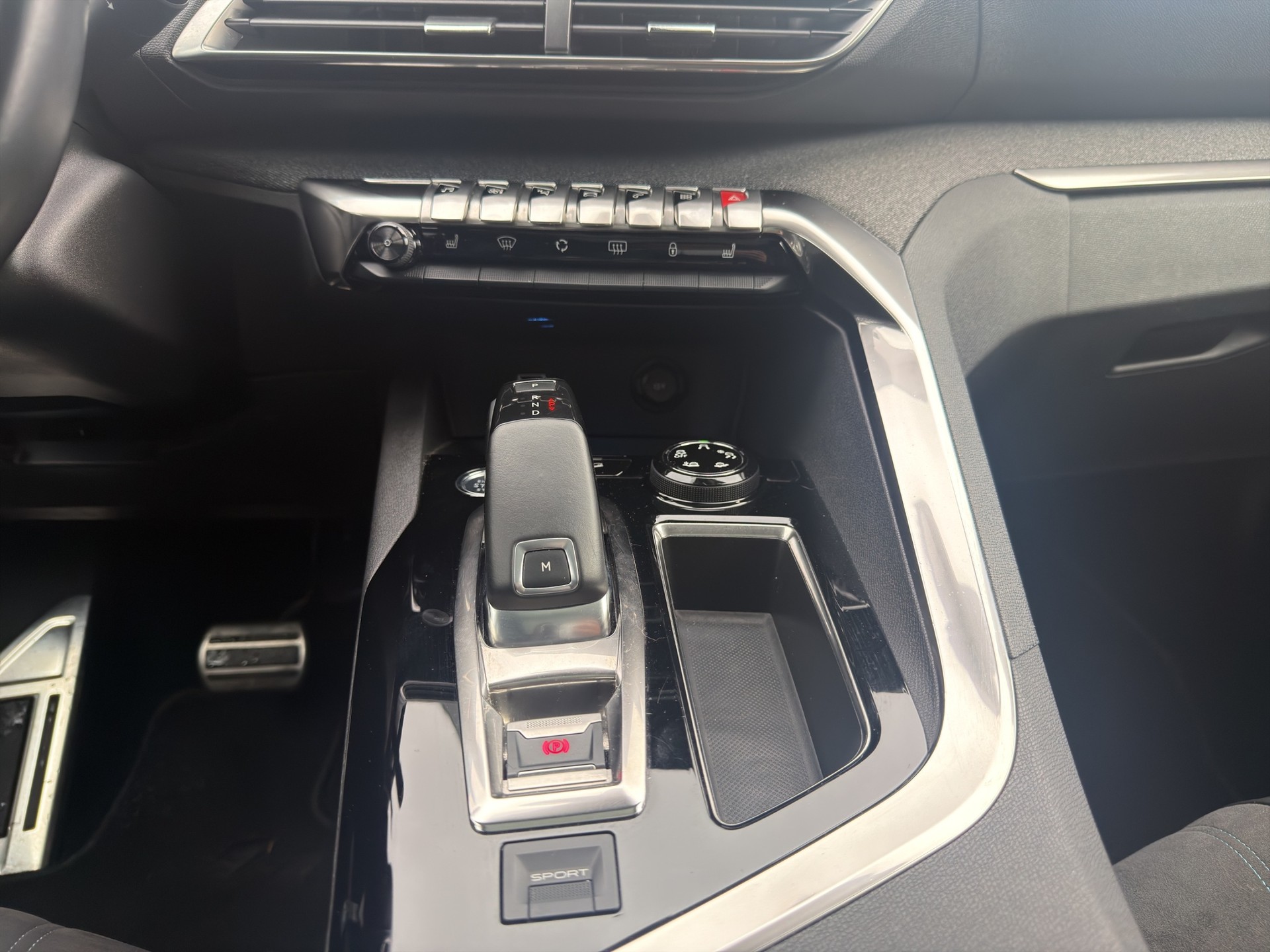 PEUGEOT 3008 1.6 THP Crossway EAT-image-14