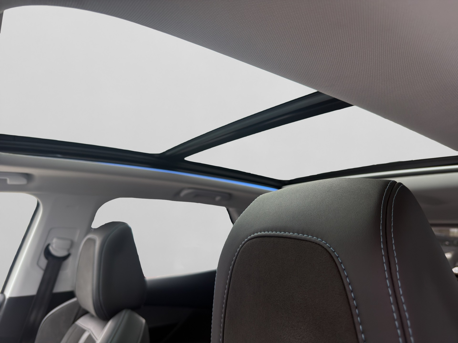 PEUGEOT 3008 1.6 THP Crossway EAT-image-15