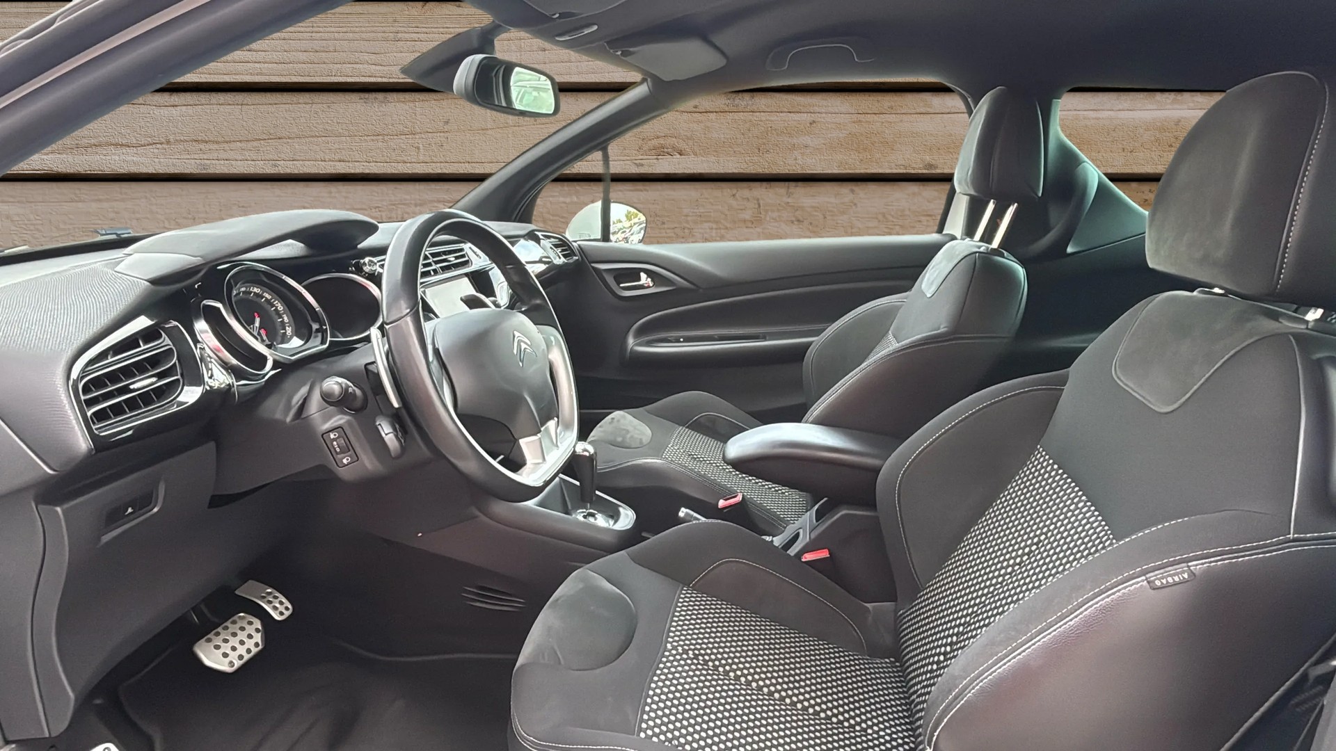 DS AUTOMOBILES DS3 1.4 VTi Chic EGS5-image-7