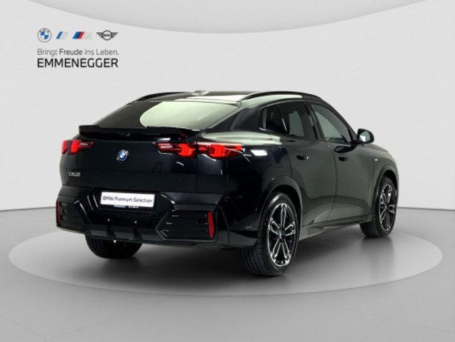 BMW iX2 U10 30 xDrive-image-4