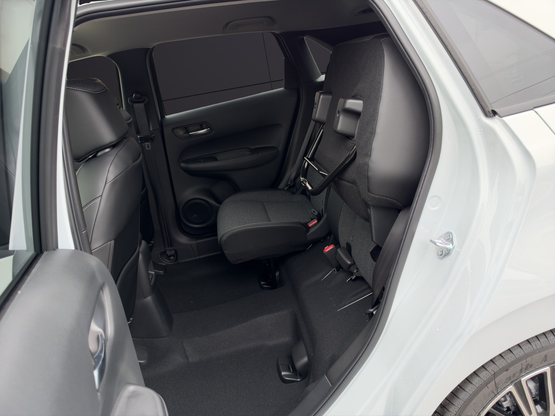 HONDA Jazz 1.5i-MMD Advance E-CVT-image-15