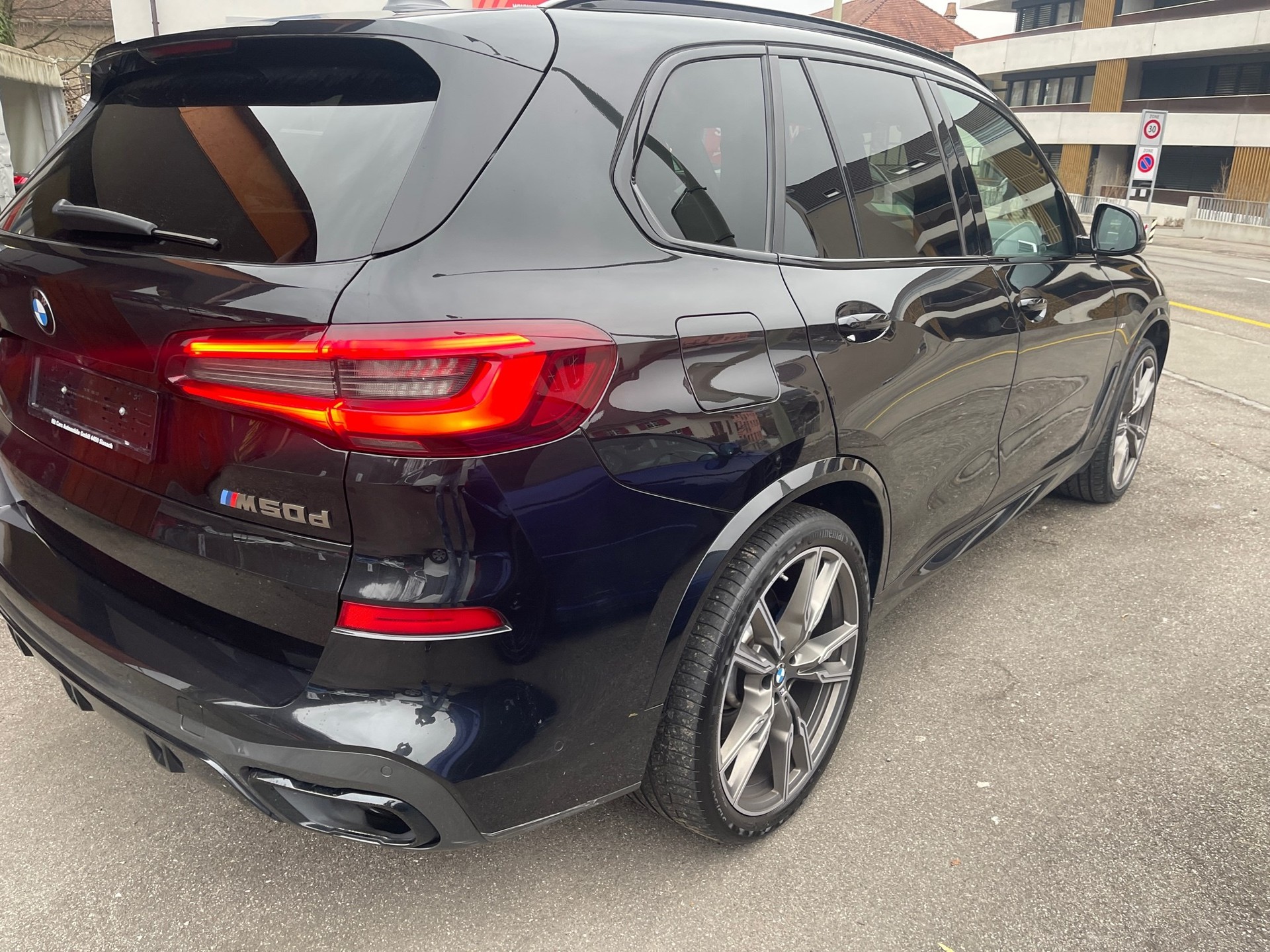 BMW X5 xDrive M50d Steptronic-image-9