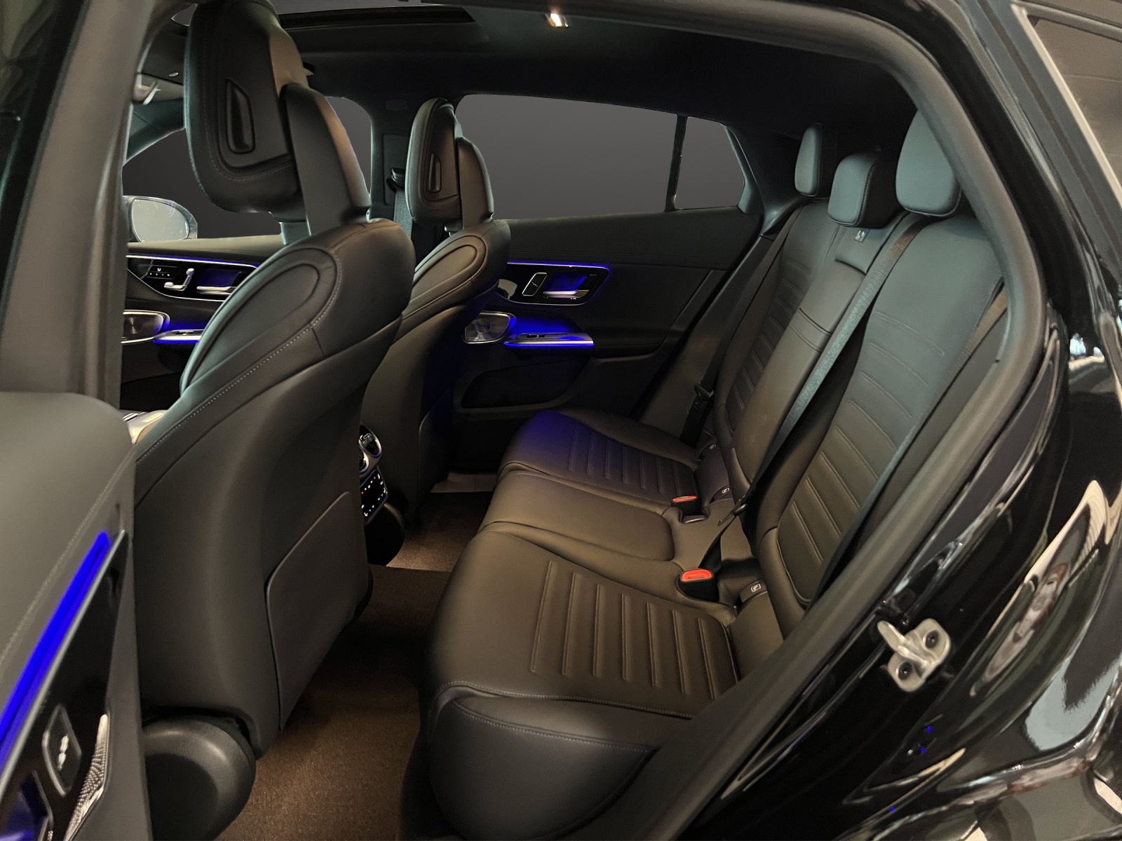 MERCEDES-BENZ GLC Coupé 400 e 4M 9G-T AMG Line-image-11