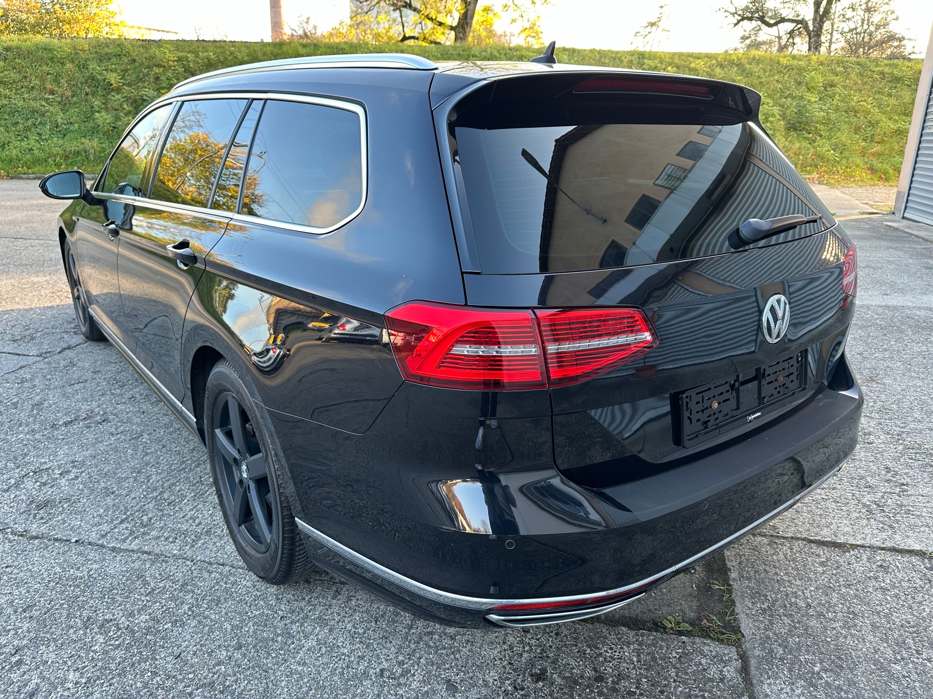 VW Passat Variant 2.0 TDI BMT High. DSG 4Motion-image-2
