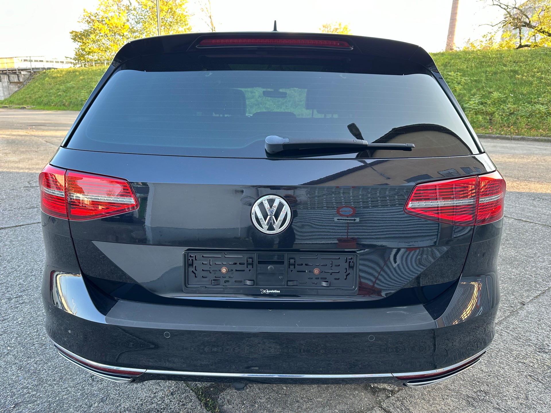 VW Passat Variant 2.0 TDI BMT High. DSG 4Motion-image-3
