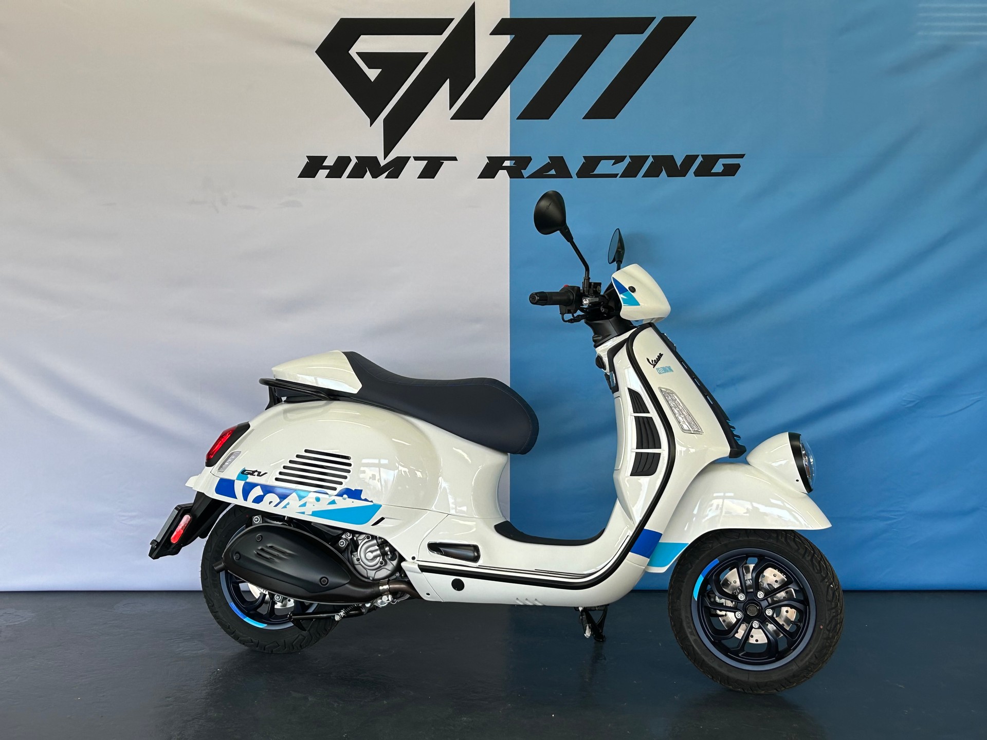 PIAGGIO Vespa GTV 300 140th Anniversary-showroom-element-1
