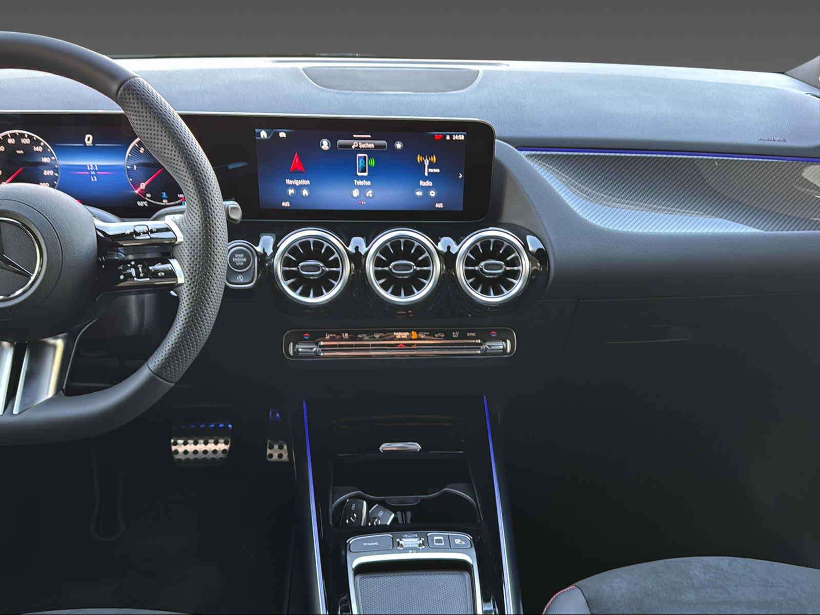 MERCEDES-BENZ GLA 220d 4M Swiss Star-image-6