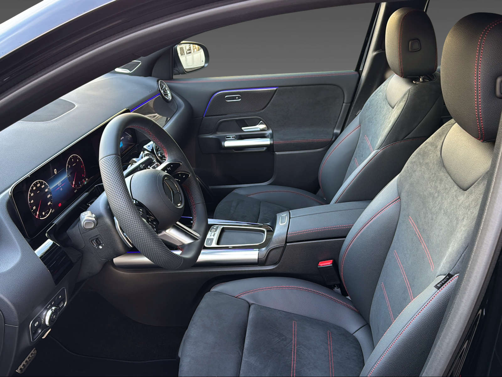 MERCEDES-BENZ GLA 220d 4M Swiss Star-image-8