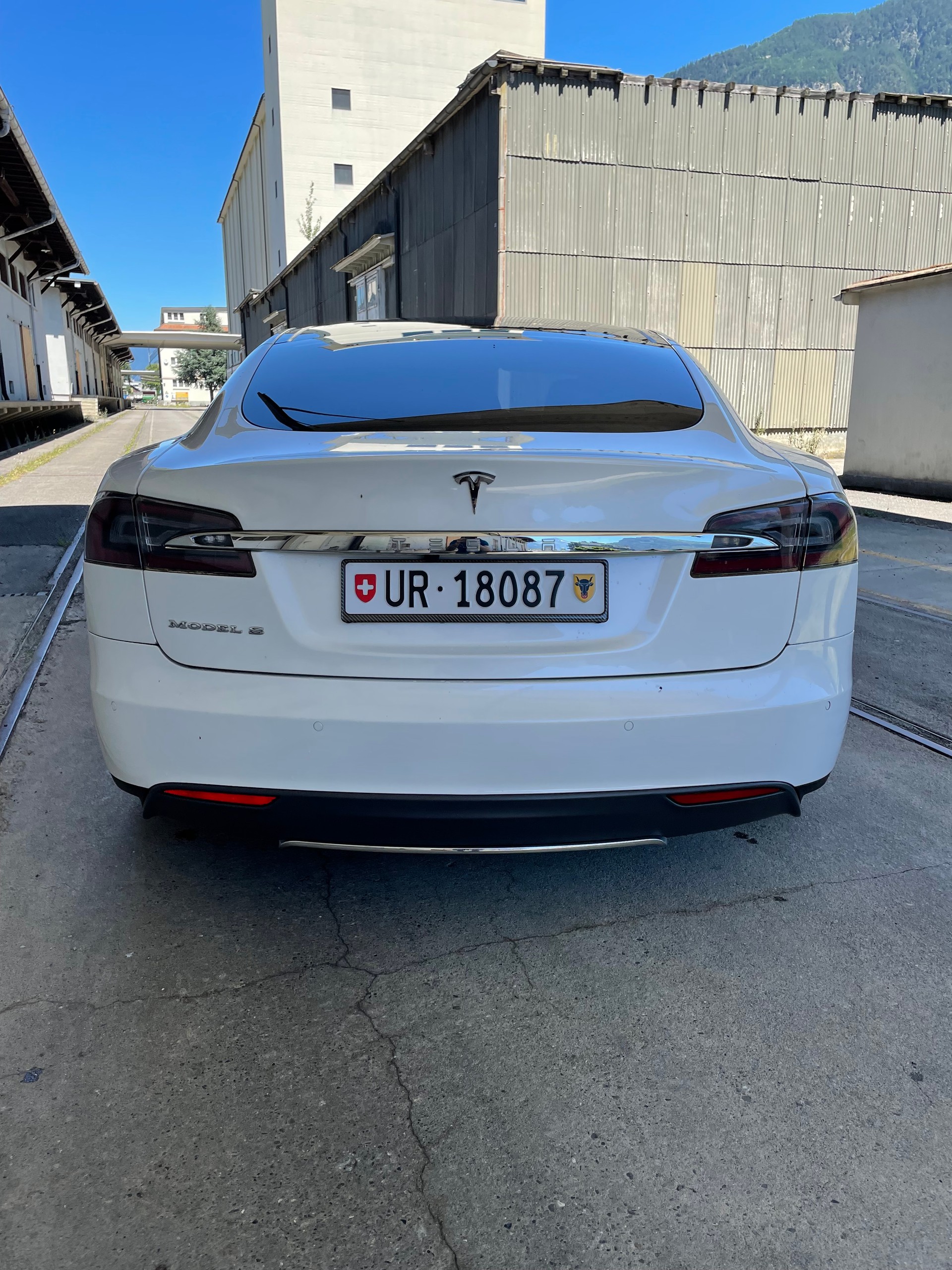 TESLA 85D GRATIS SUPERCHARGER-image-3