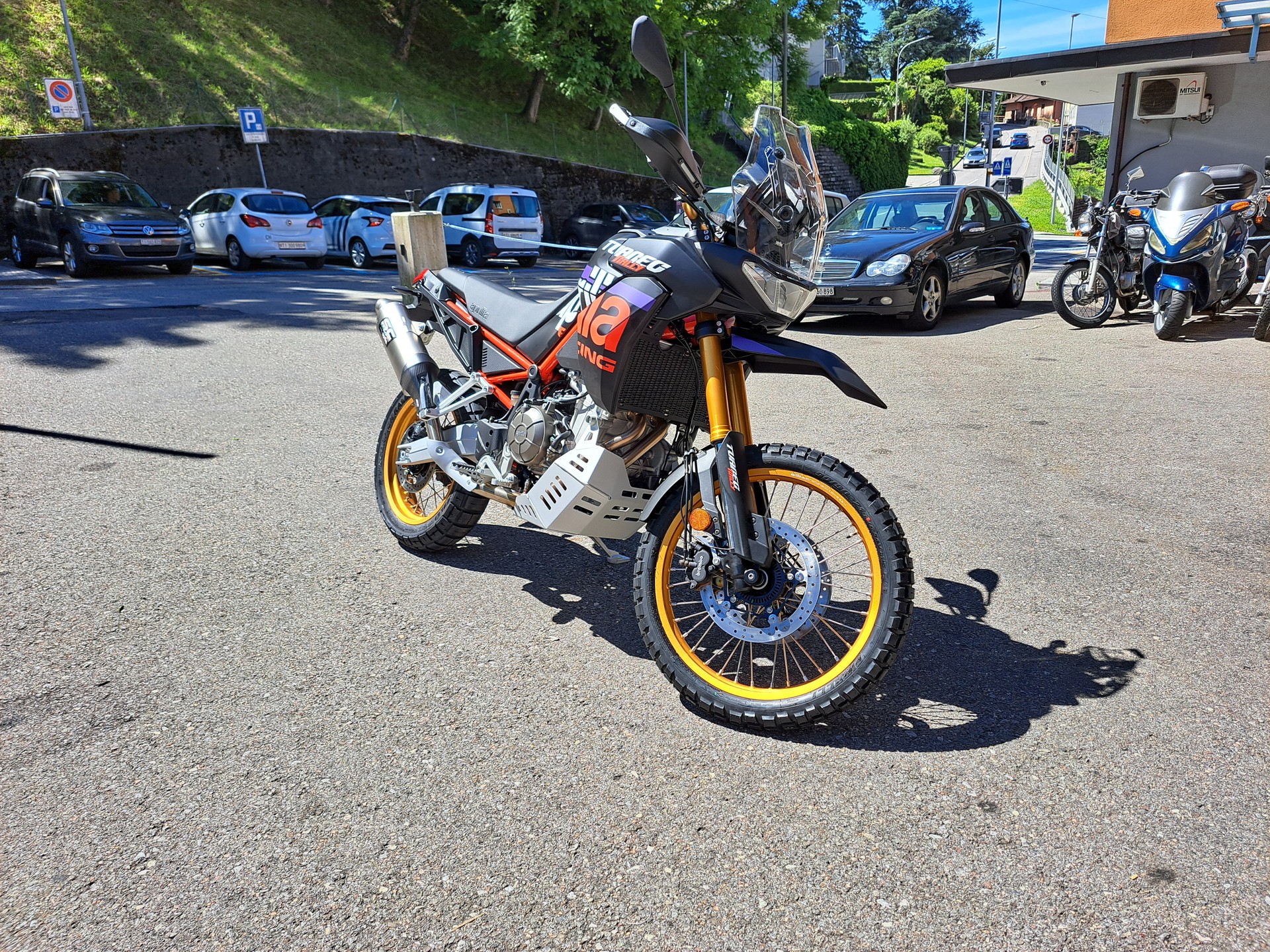 APRILIA Rally-showroom-element-1