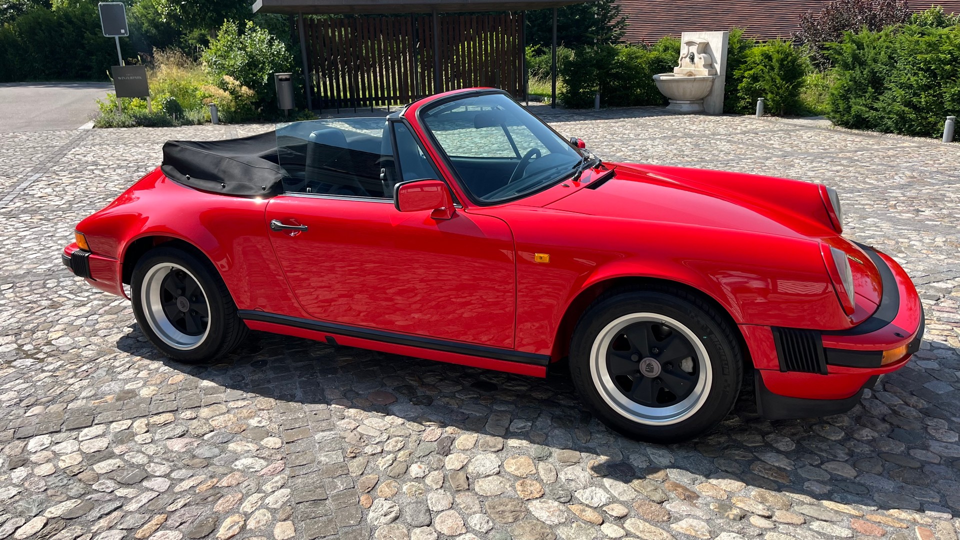 PORSCHE 911 Carrera Cabrio-image-1