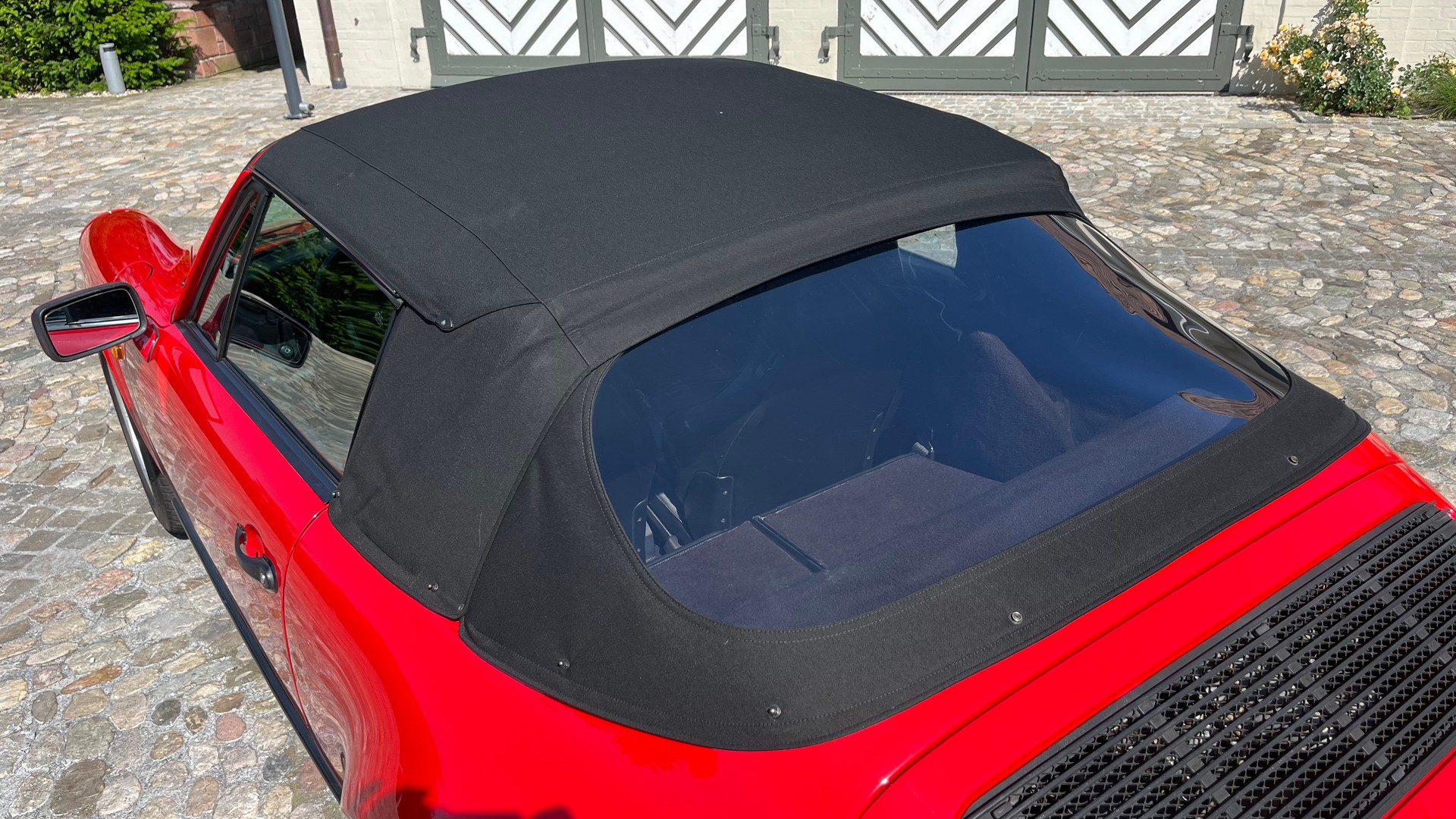 PORSCHE 911 Carrera Cabrio-image-8