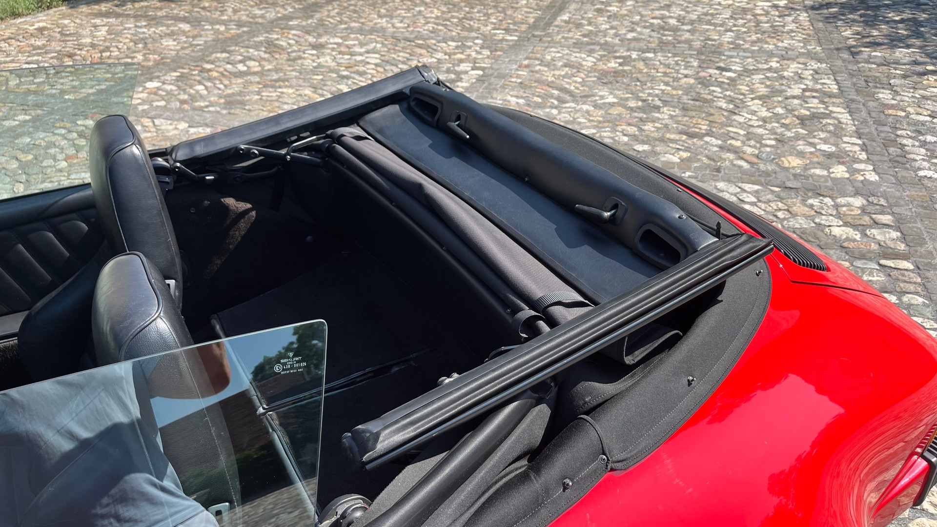 PORSCHE 911 Carrera Cabrio-image-9