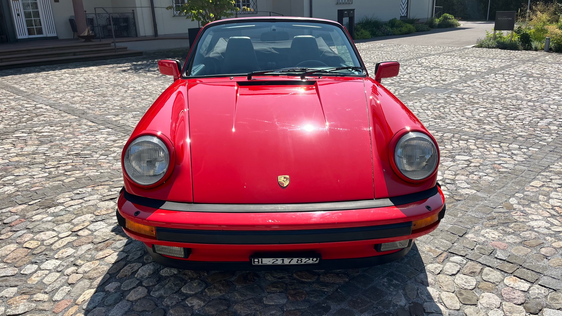 PORSCHE 911 Carrera Cabrio-image-3