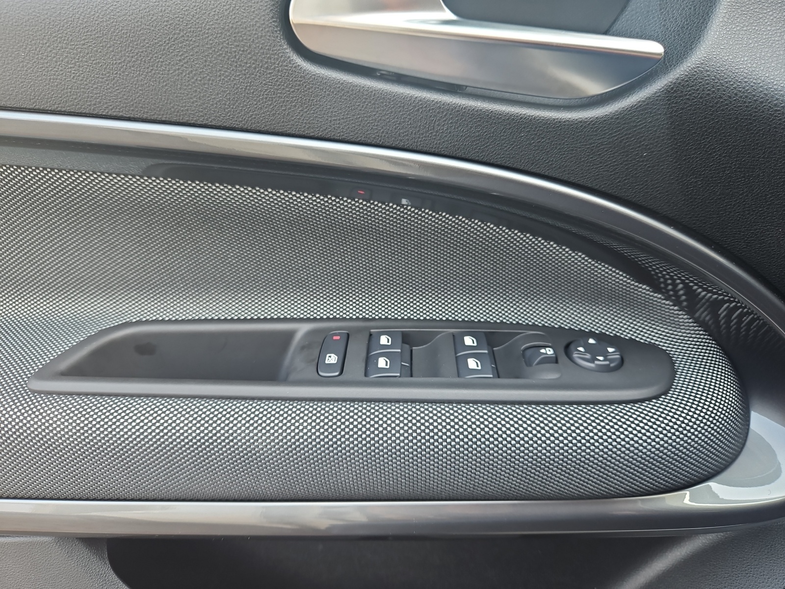 FIAT 600 MildHybrid Cult 136cv-image-13