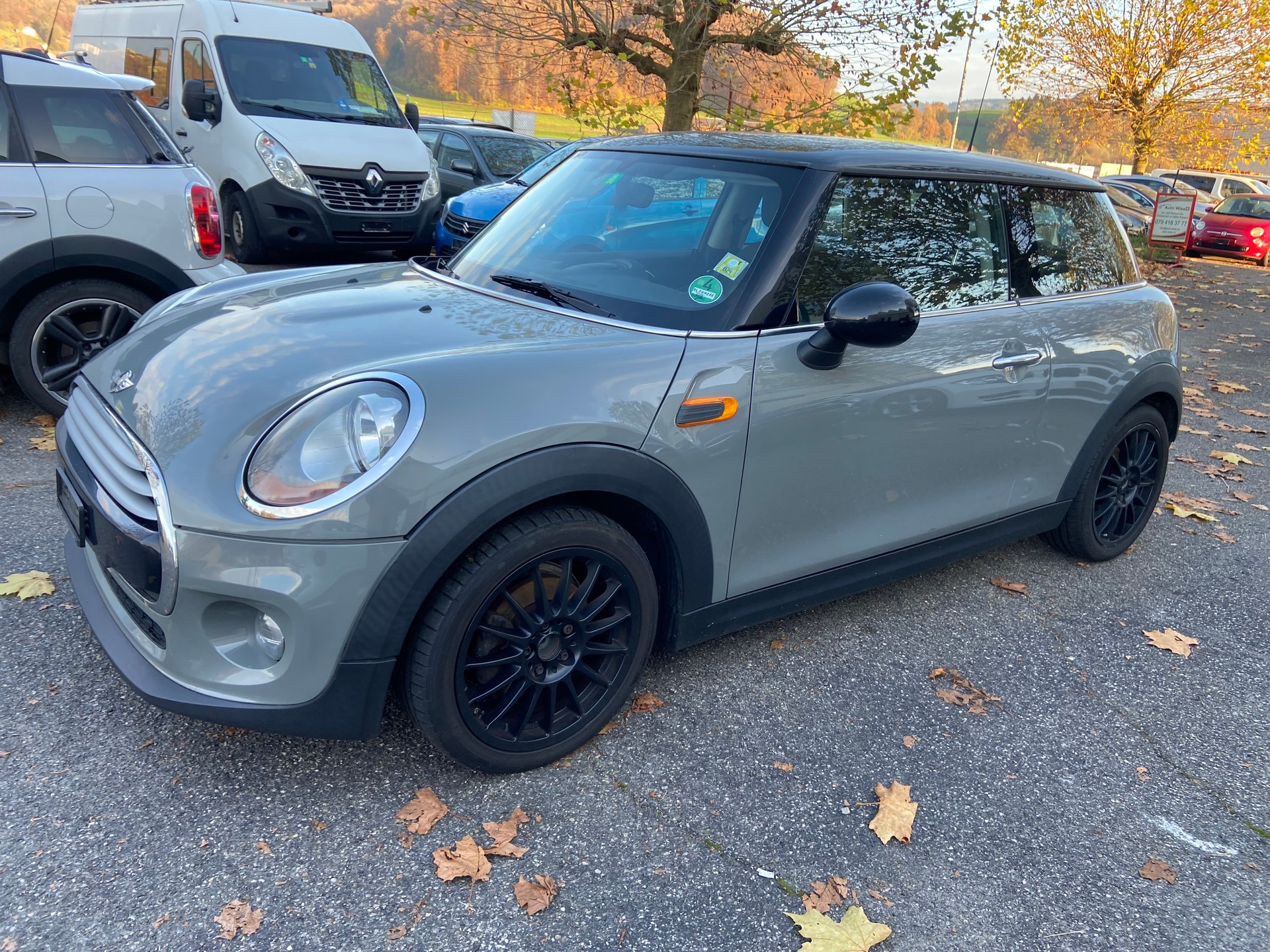 MINI Cooper D-showroom-element-2