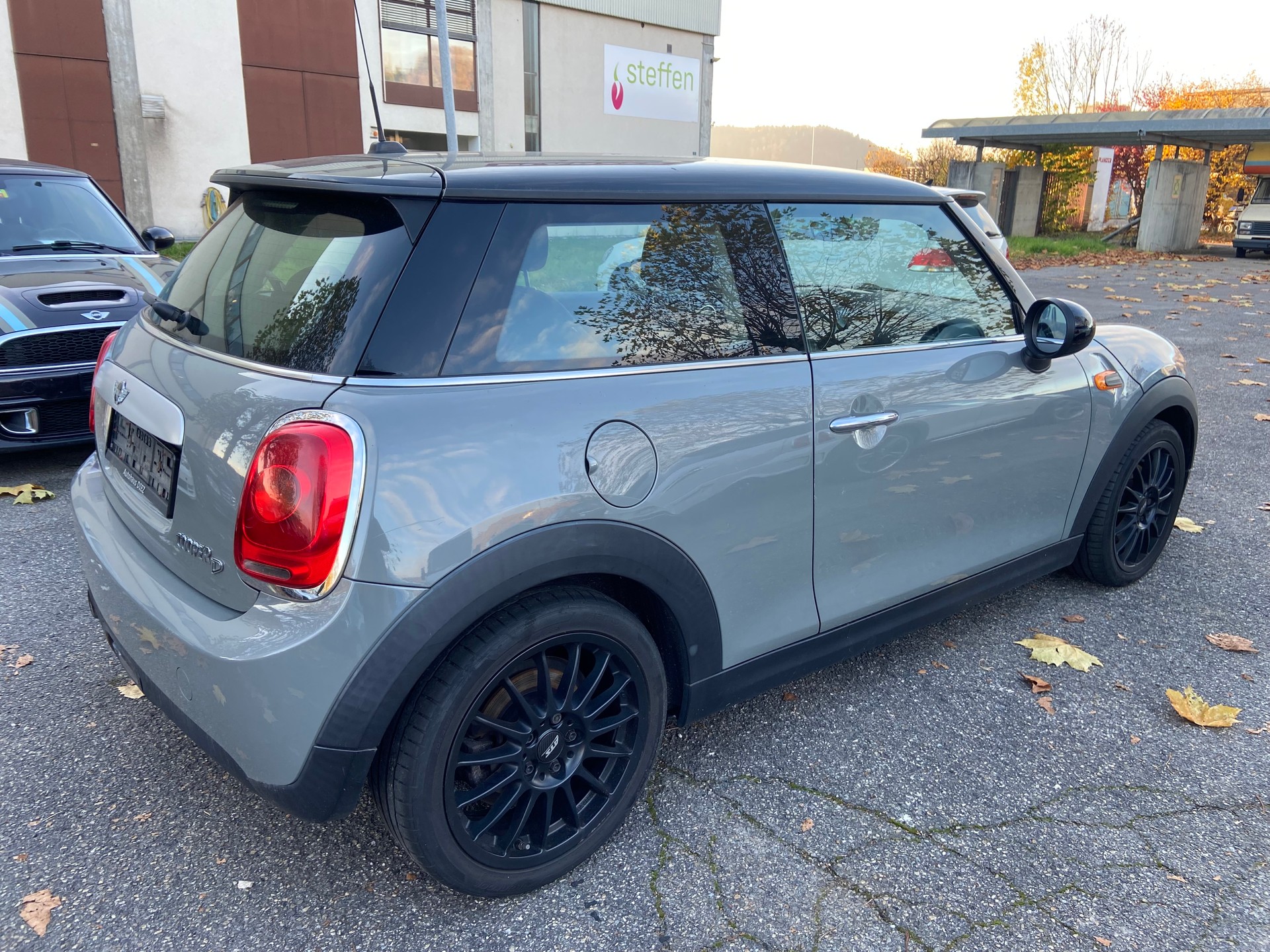 MINI Cooper D-showroom-element-3