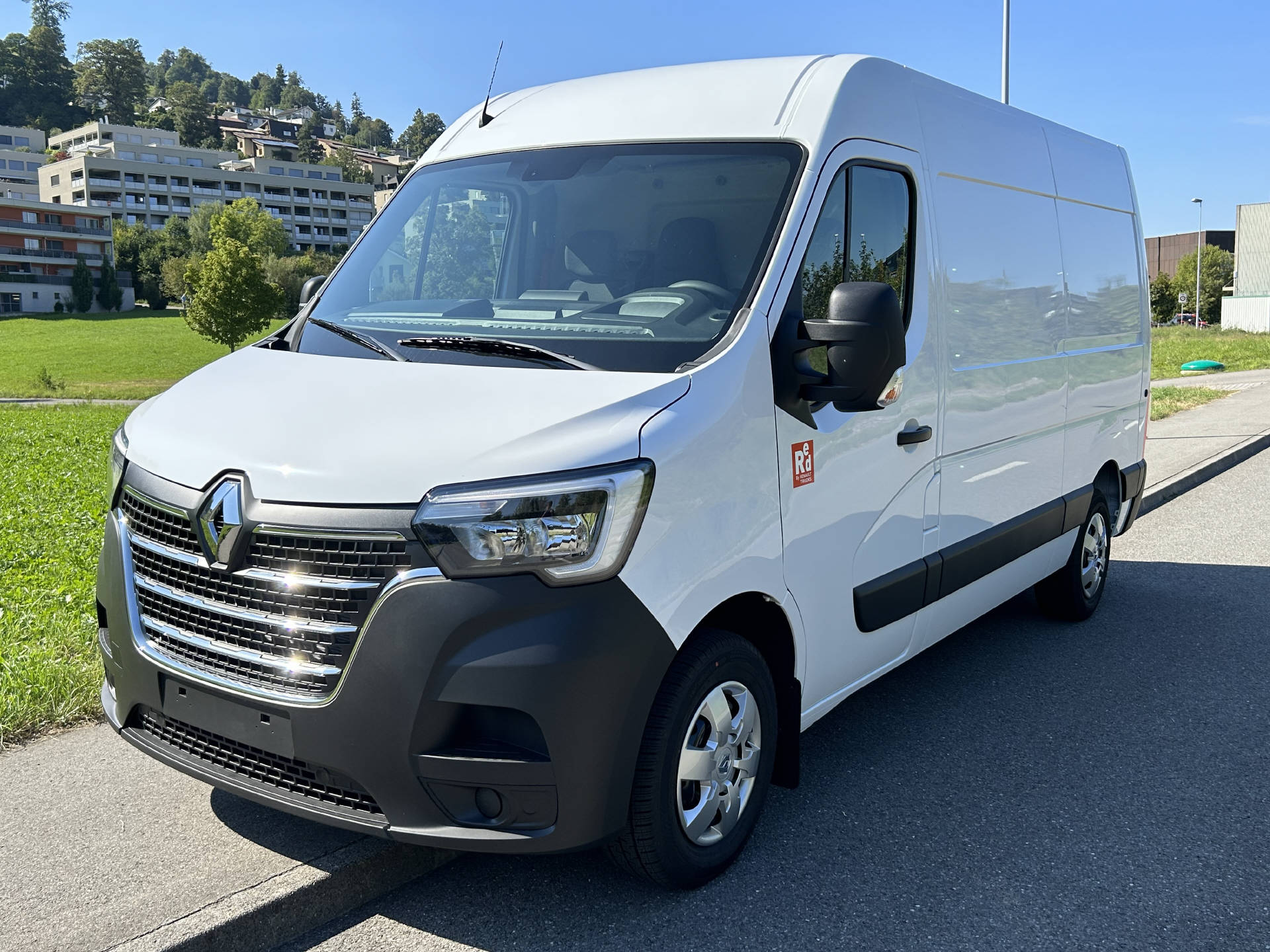 RENAULT Master E-Tech 3.5t EV 52kWh L2H2
