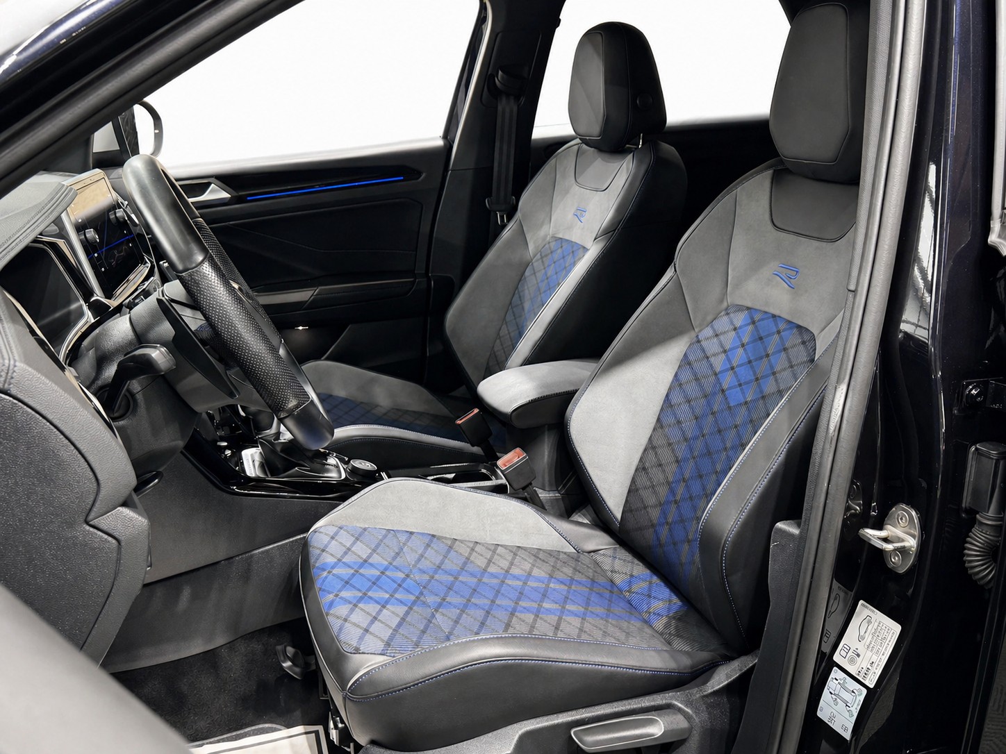 VW T-Roc 2.0 TSI R DSG 4Motion * Facelift Modell *-image-10