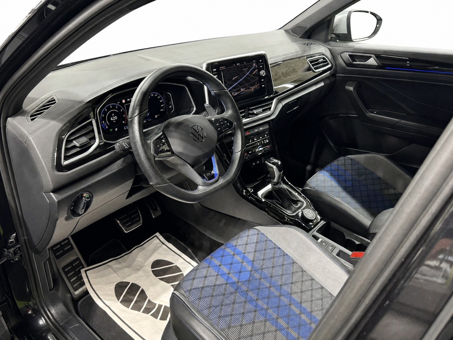 VW T-Roc 2.0 TSI R DSG 4Motion * Facelift Modell *-image-8
