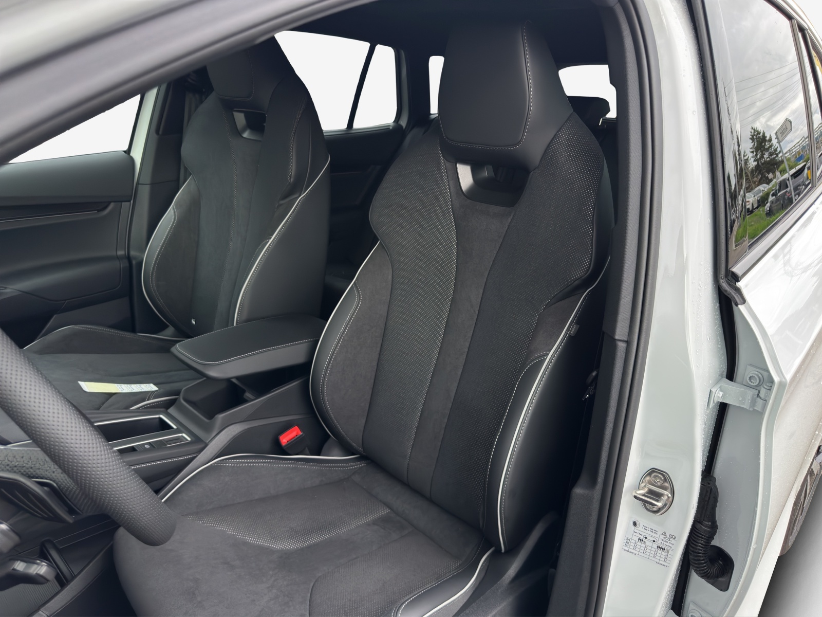 SKODA Enyaq 85x Sportline 4x4-image-8