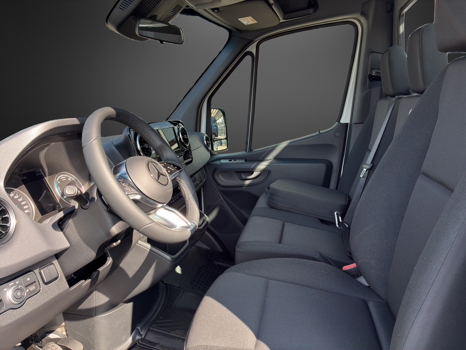 MERCEDES-BENZ eSprinter 420 PRO CH 3665mm S-image-9