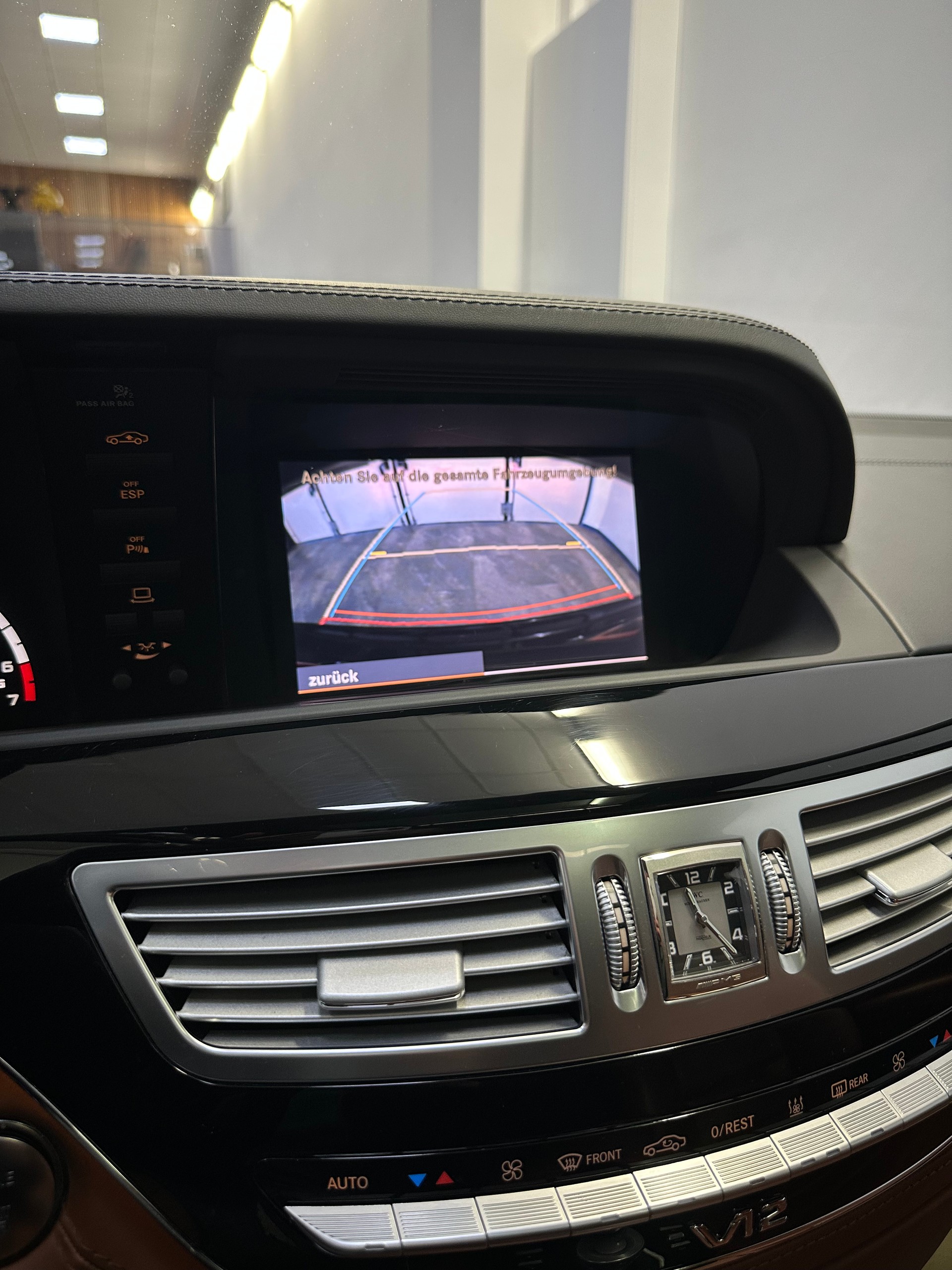 MERCEDES-BENZ S 65 AMG L Automatic-image-19