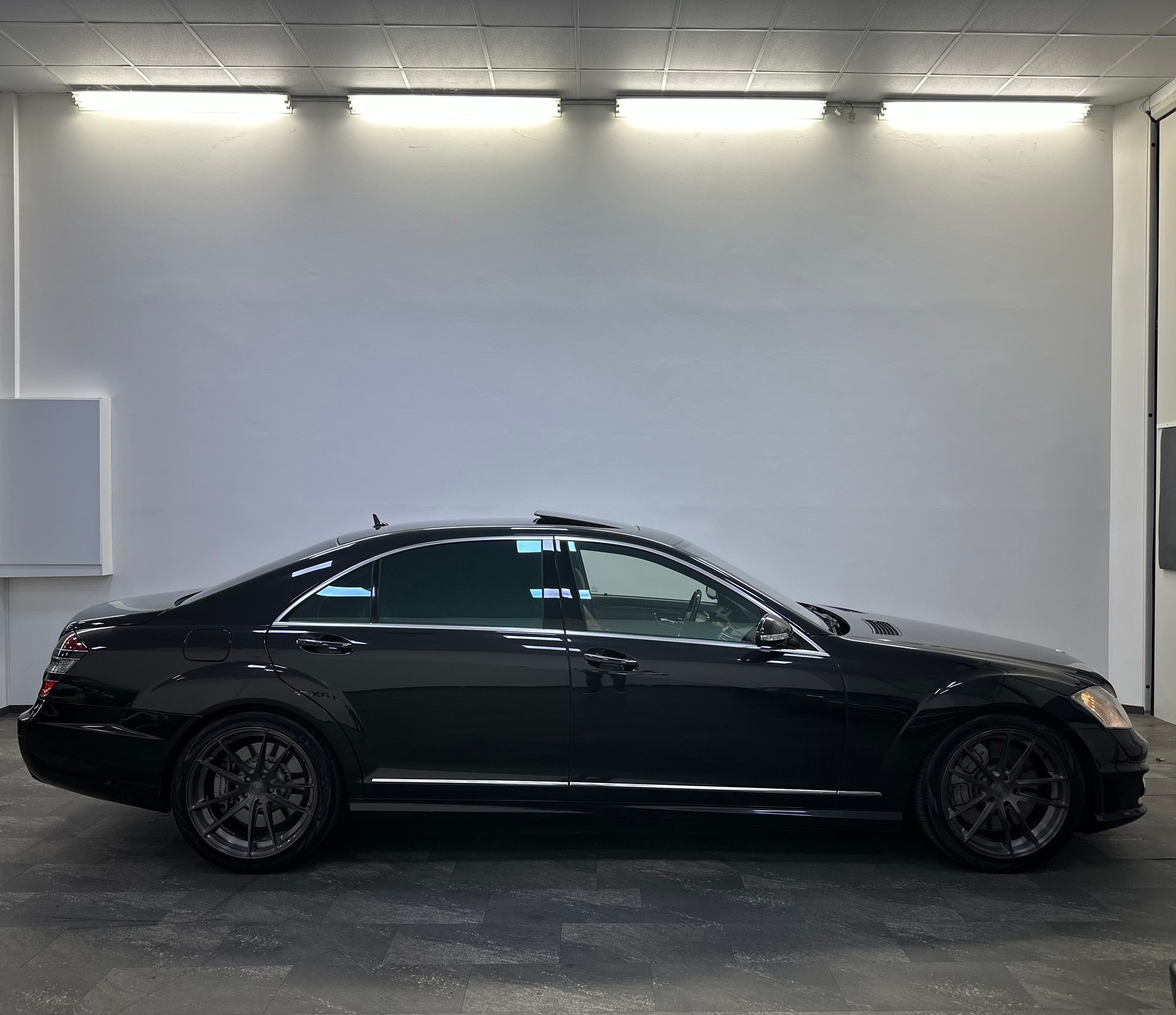 MERCEDES-BENZ S 65 AMG L Automatic-image-7