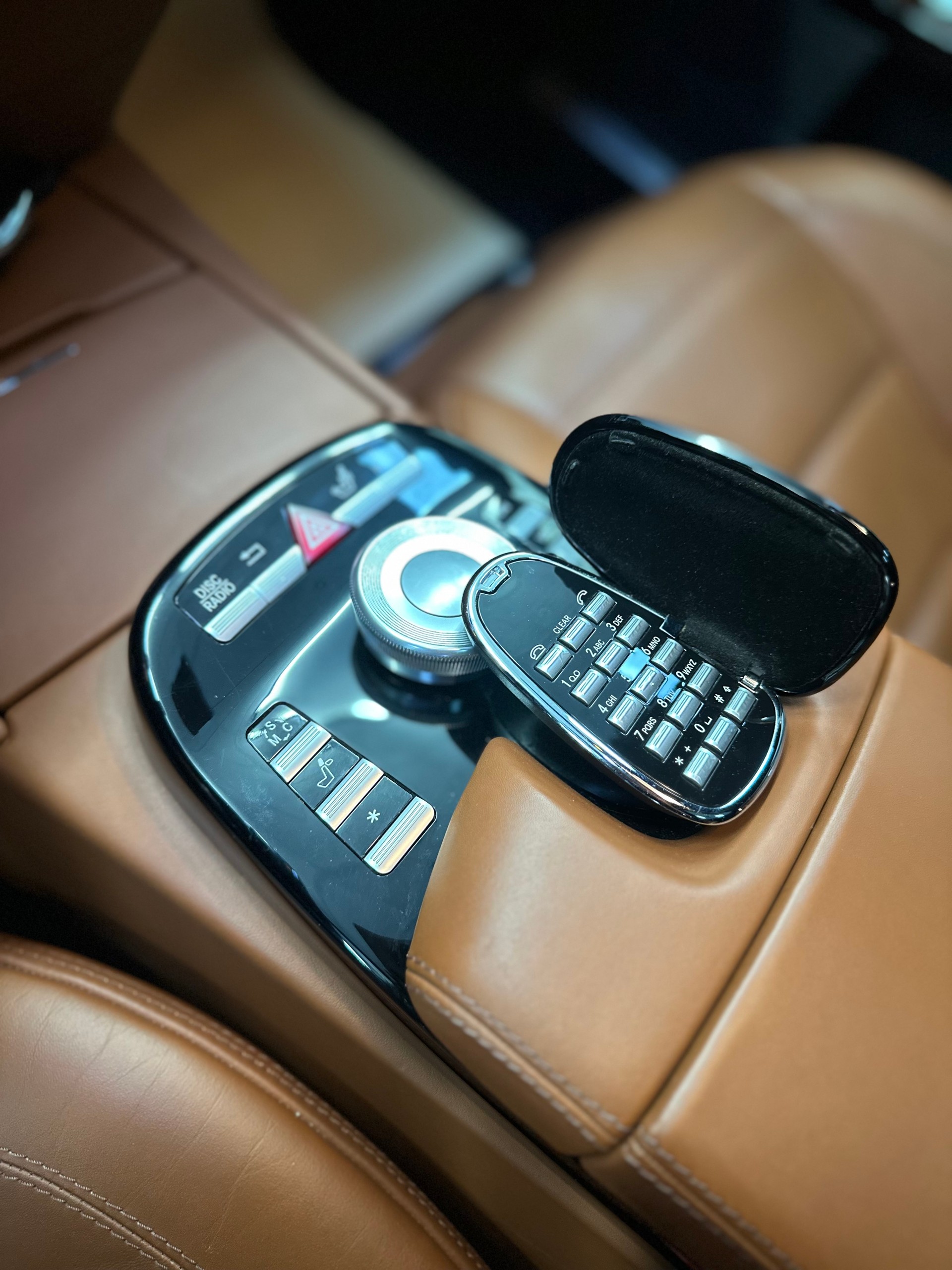 MERCEDES-BENZ S 65 AMG L Automatic-image-21