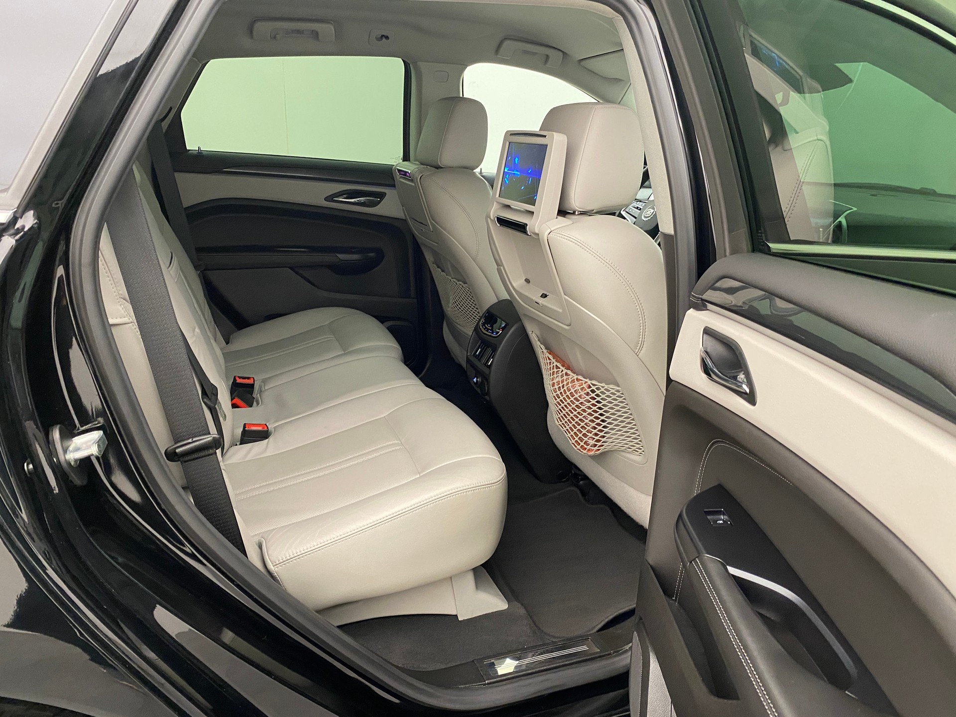 CADILLAC SRX 3.6 V6 AWD-image-13