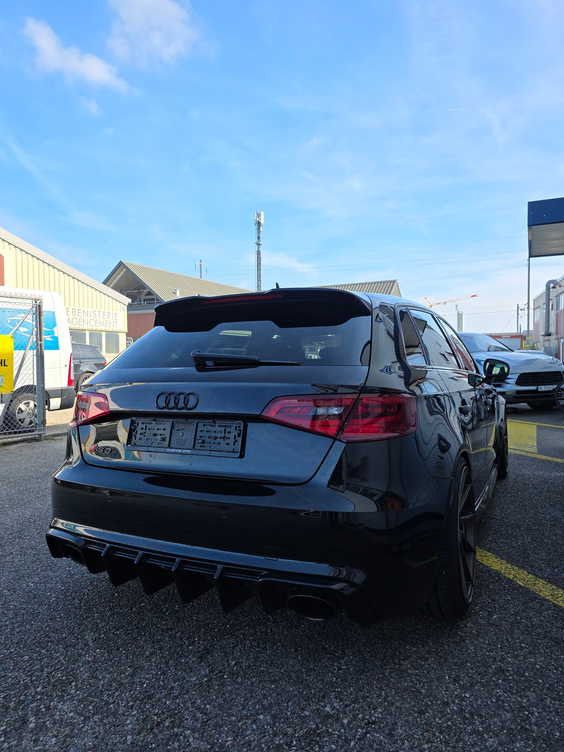 AUDI RS3 2.5 TSI quattro S-tronic-image-3
