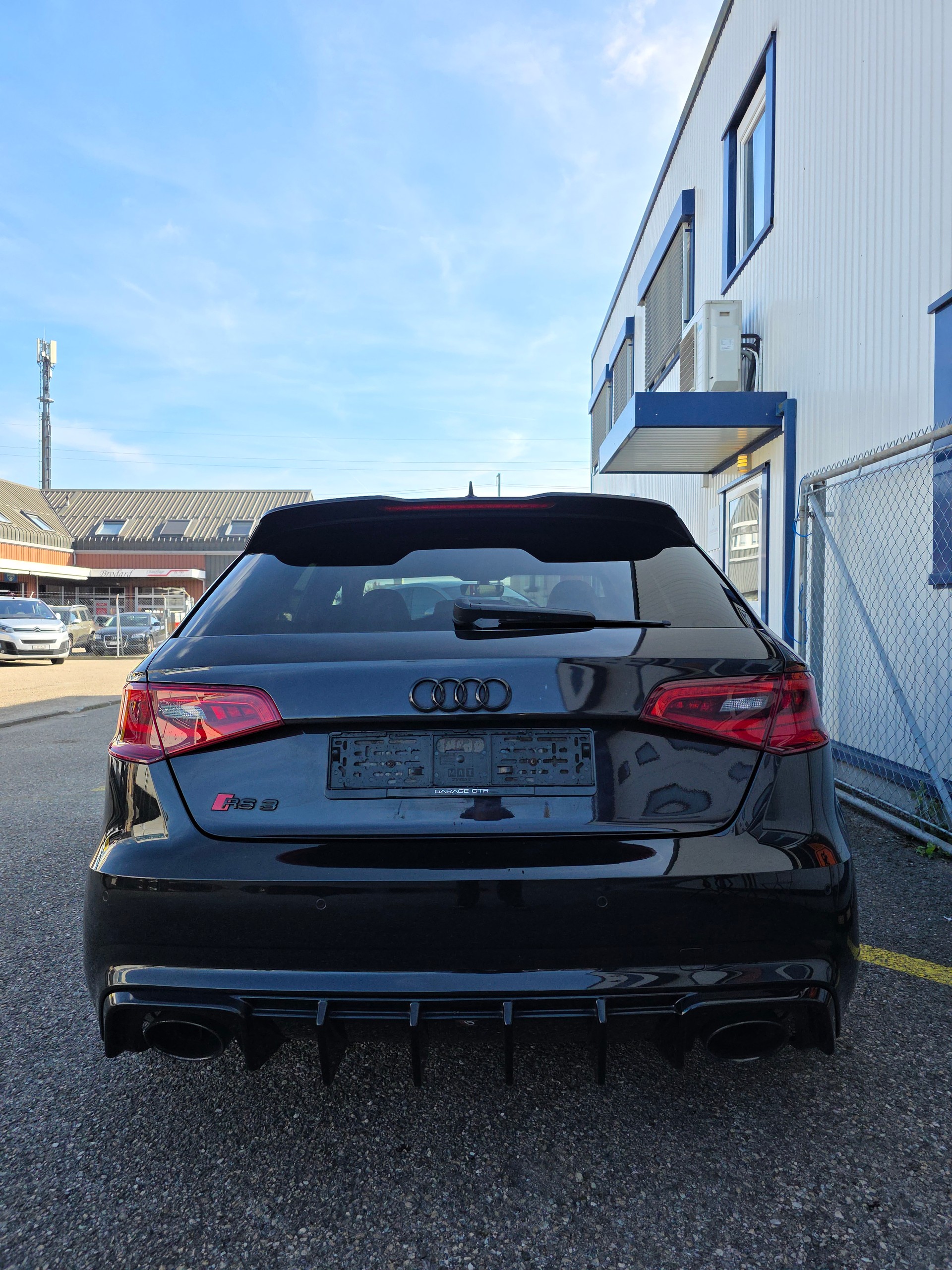 AUDI RS3 2.5 TSI quattro S-tronic-image-4