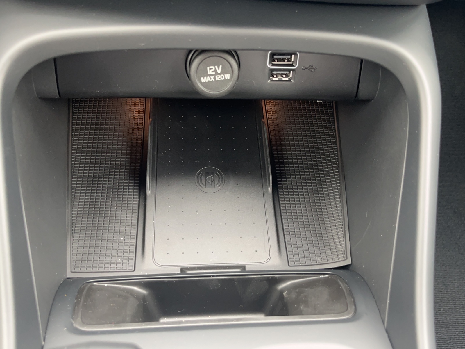 VOLVO XC40 B3 Benzin Mild Hybrid Xcite DCT-image-9