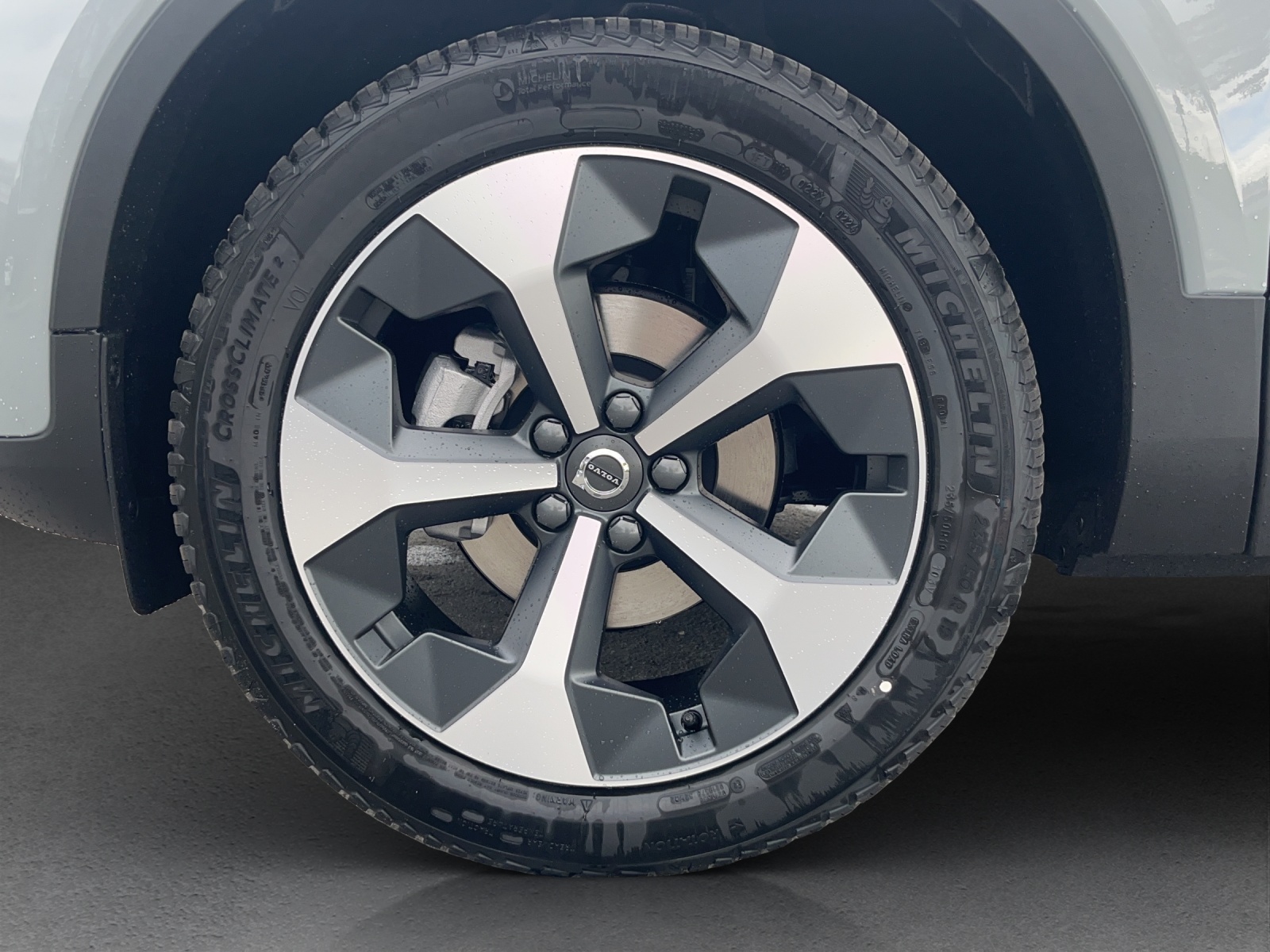 VOLVO XC40 B3 Benzin Mild Hybrid Xcite DCT-image-5