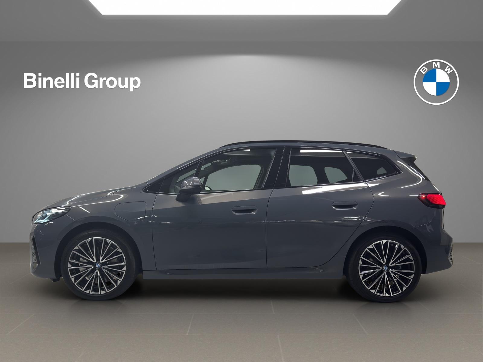 BMW 230e xDrive Active Tourer-image-1
