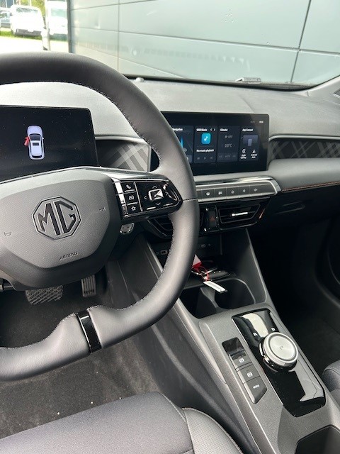 MG 3 1.5 Hybrid Luxury Aut.-image-7