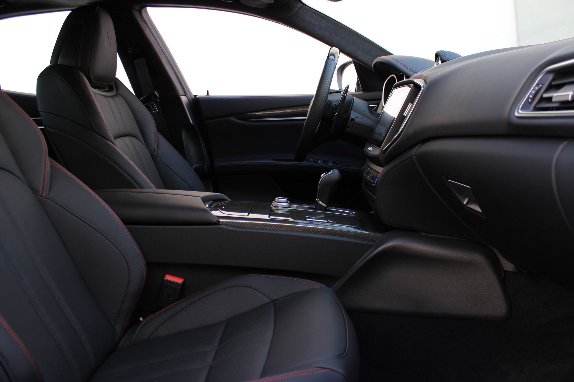 MASERATI Ghibli S Q4 3.0 GranSport MY2018-image-3