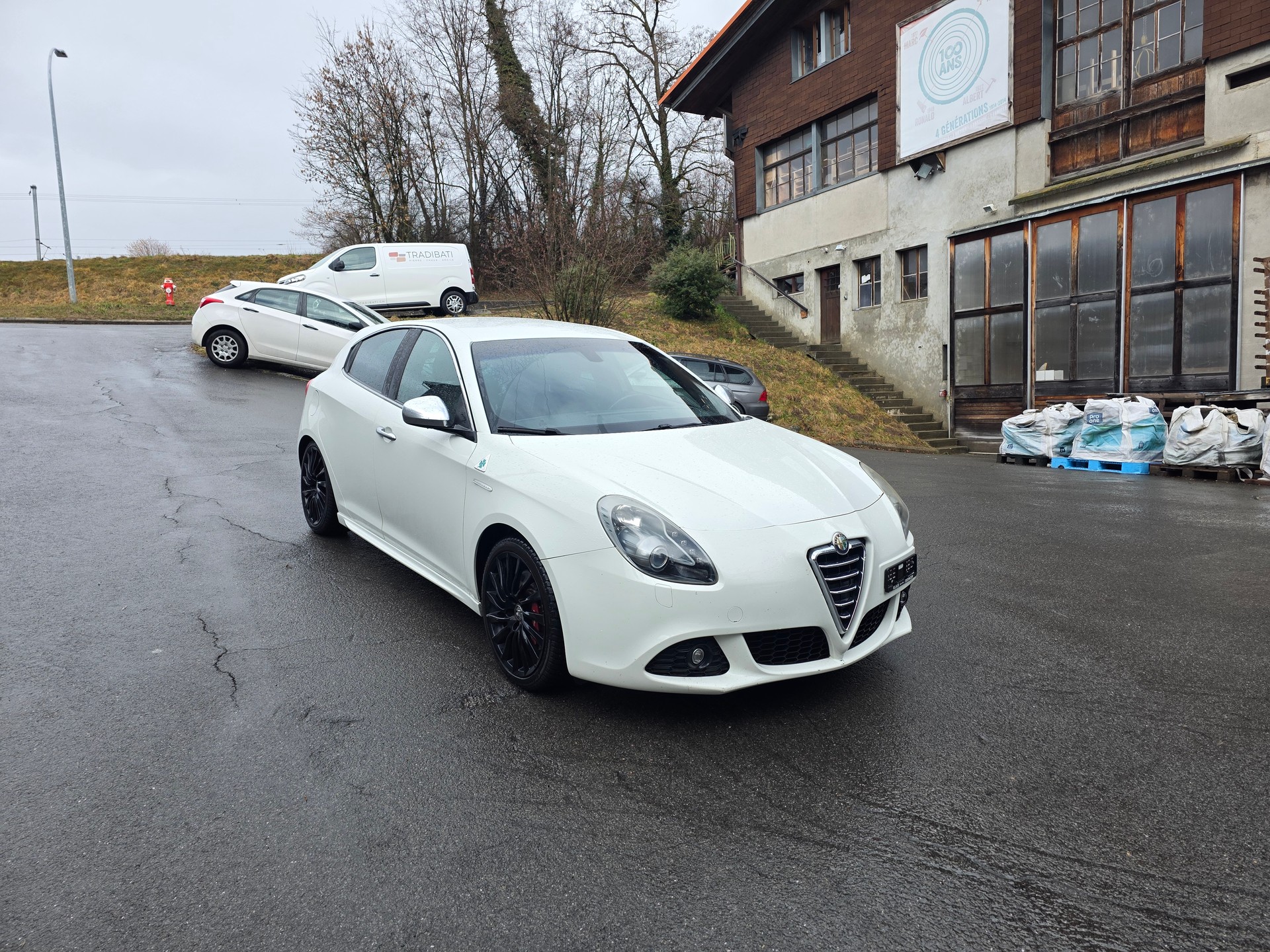 ALFA ROMEO Giulietta 1750 TBi Quadrifoglio Verde-image-1