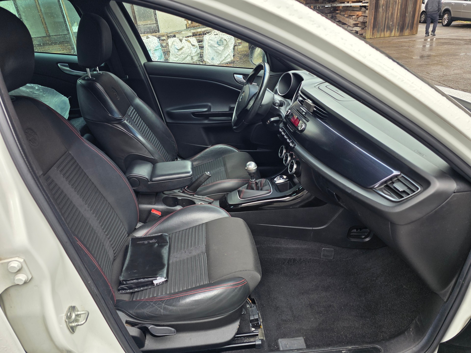 ALFA ROMEO Giulietta 1750 TBi Quadrifoglio Verde-image-10