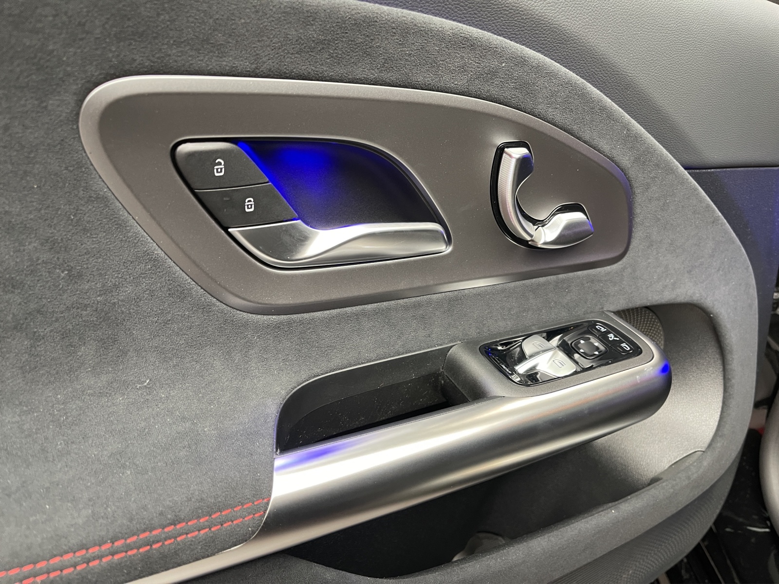MERCEDES-BENZ CLA 200 8G-DCT-image-12
