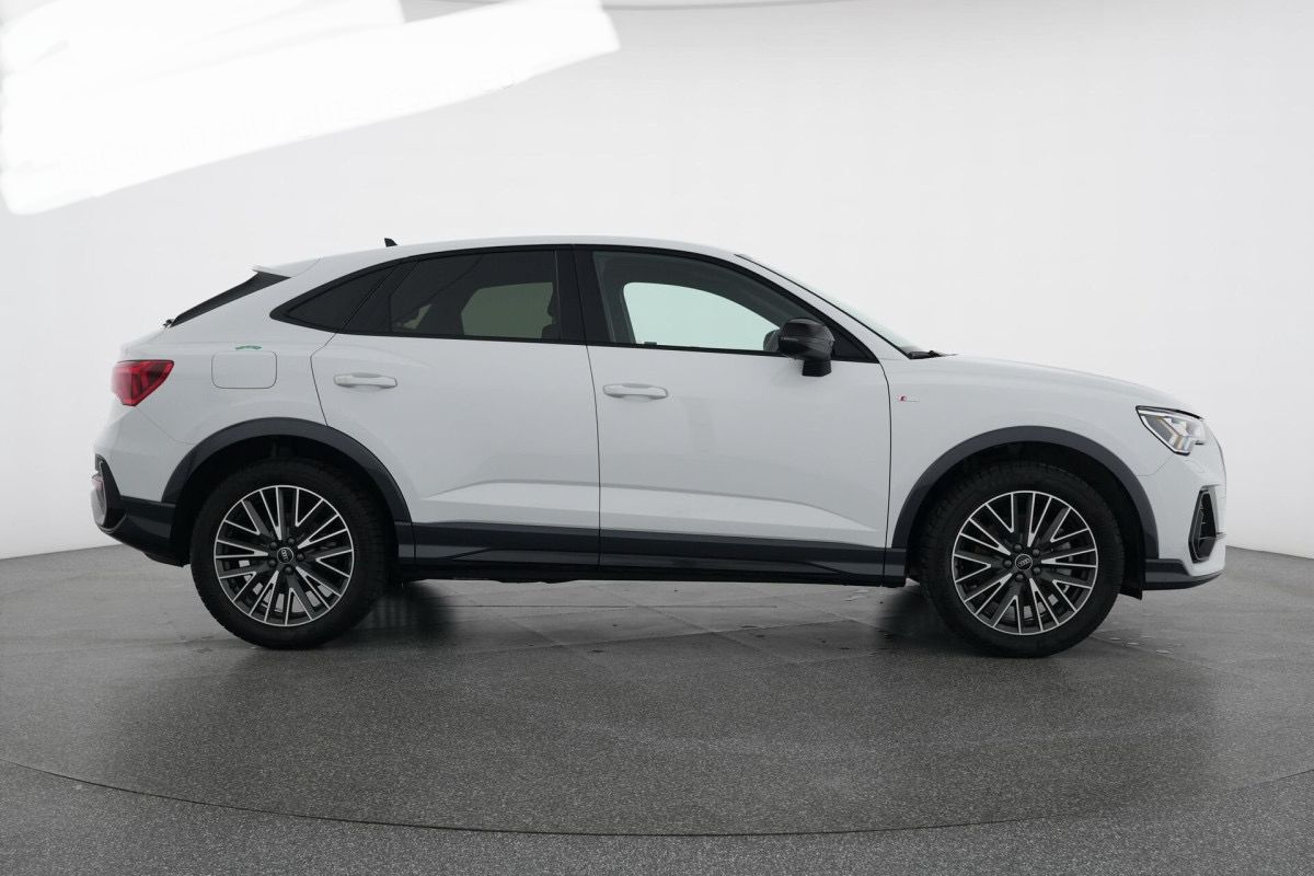 AUDI Q3 SPORTBACK 40 TFSI S LINE BLACK QUATTRO S-TRONIC l 190 PS-showroom-element-1