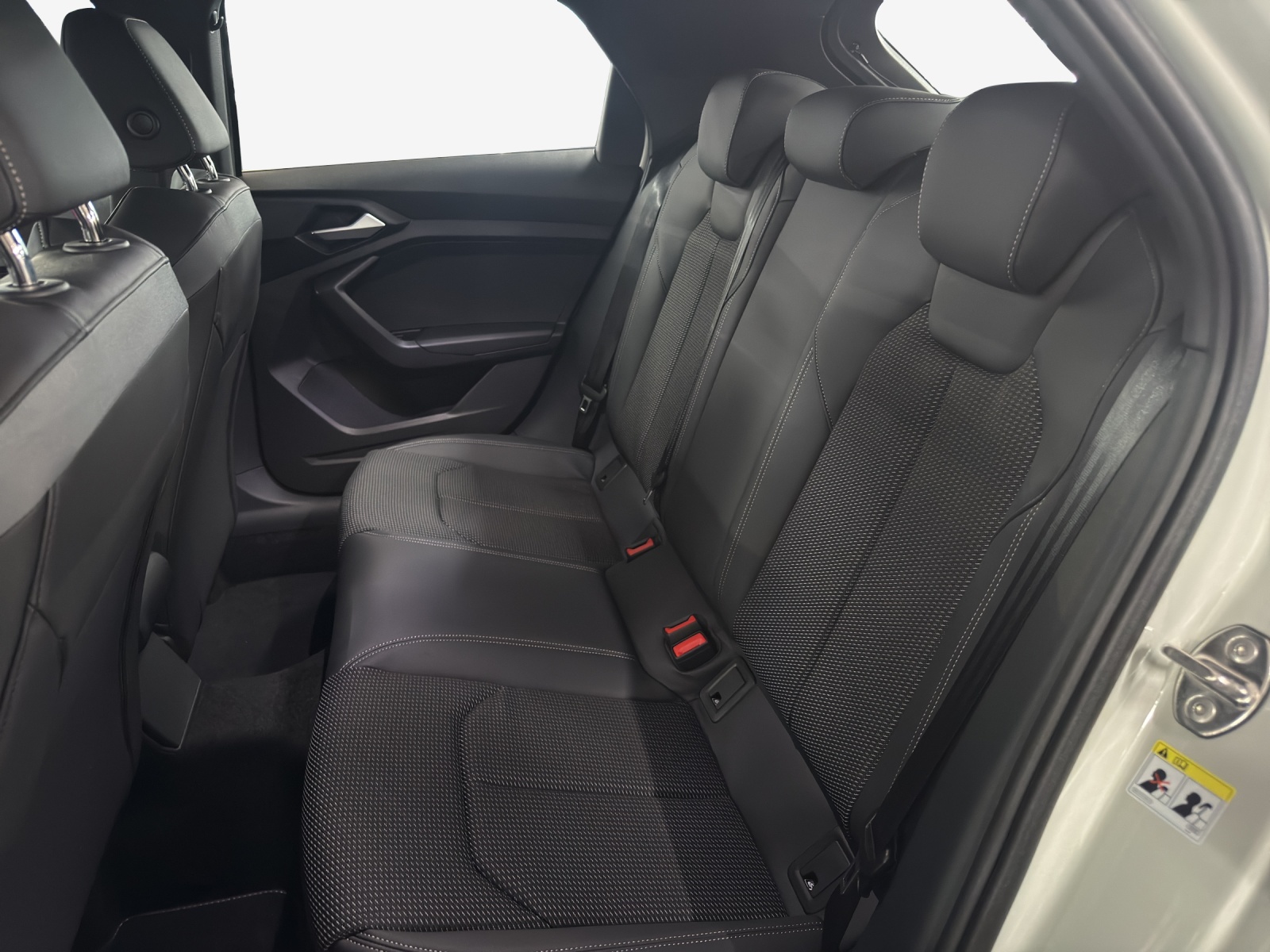 AUDI A1 Sportback 30 TFSI Attraction S-tronic-image-10