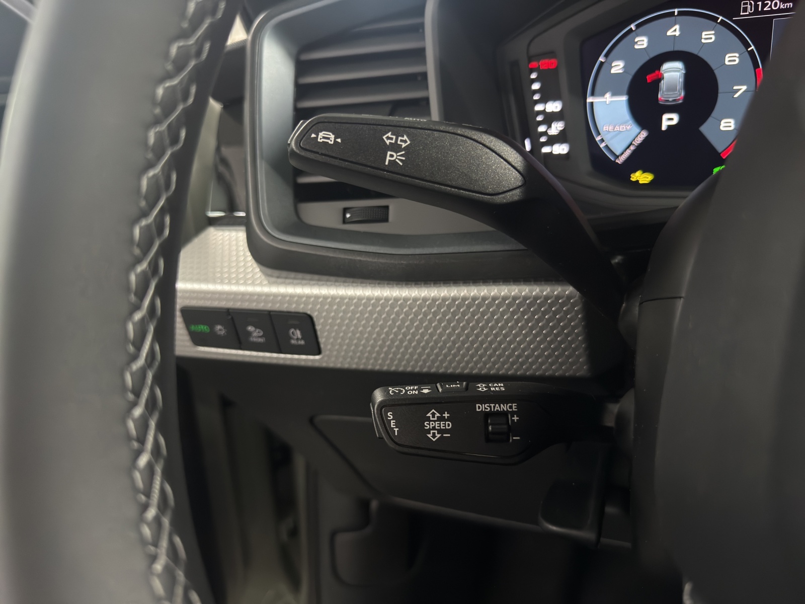 AUDI A1 Sportback 30 TFSI Attraction S-tronic-image-14