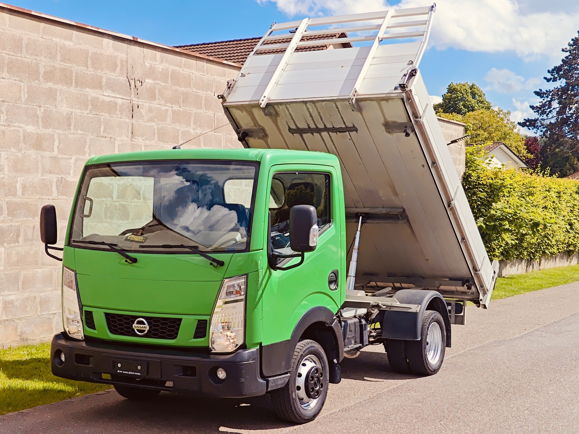 NISSAN NT 400 FABA Dreiseitenkipper - Nutzlast 1240kg - AHK 3.5T - MFK 20.05.2026 - Garantie 12M / 20000km